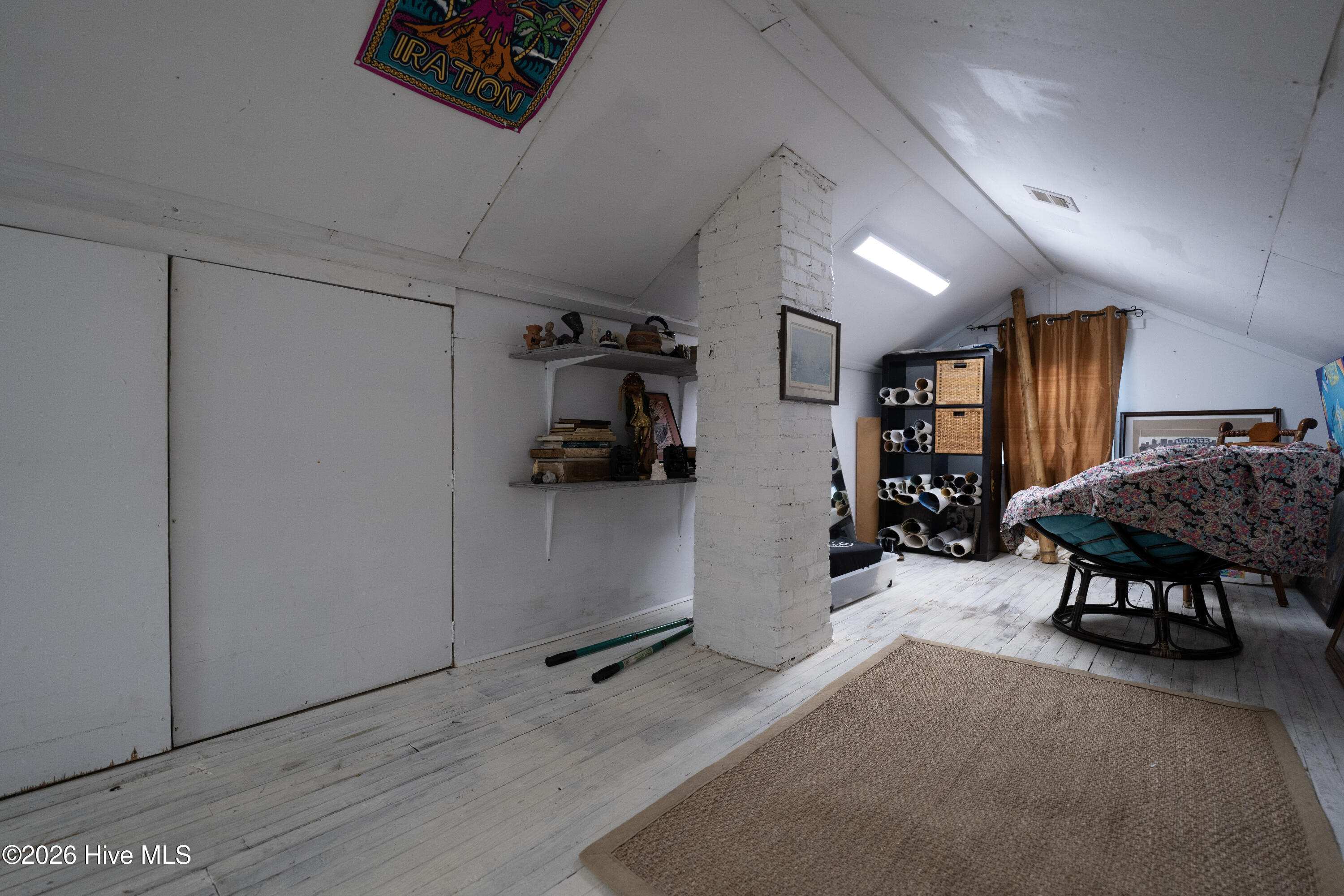 100567073 | Photo 37