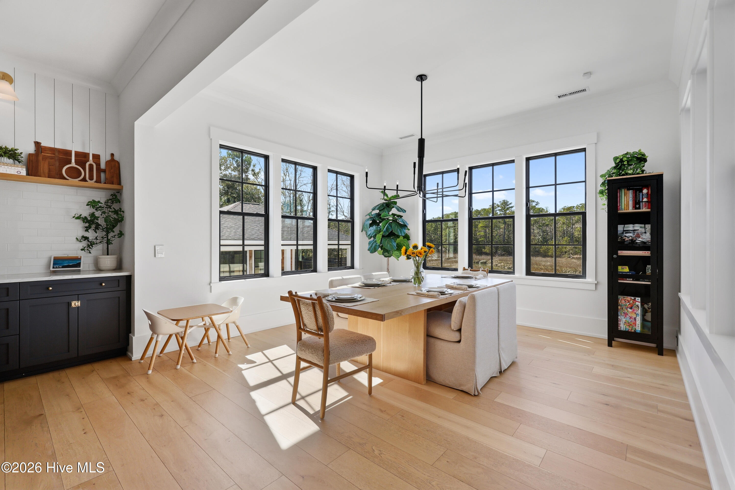 100554567 | Photo 26