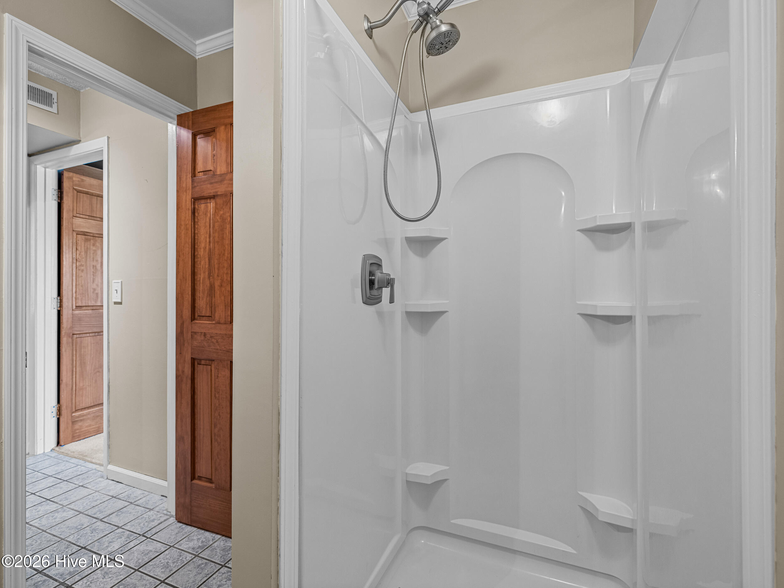 100561743 | Photo 31