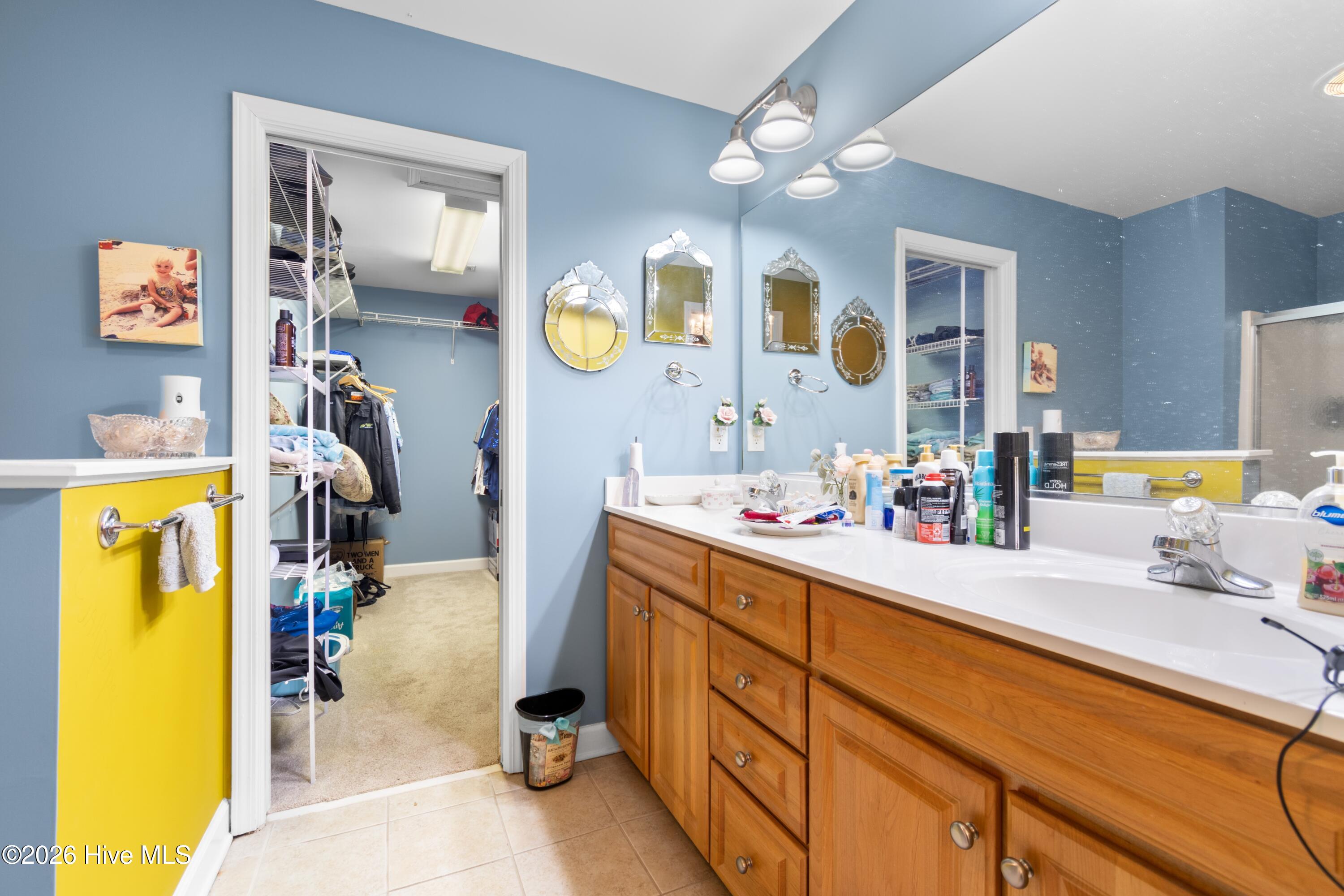 100560403 | Photo 17