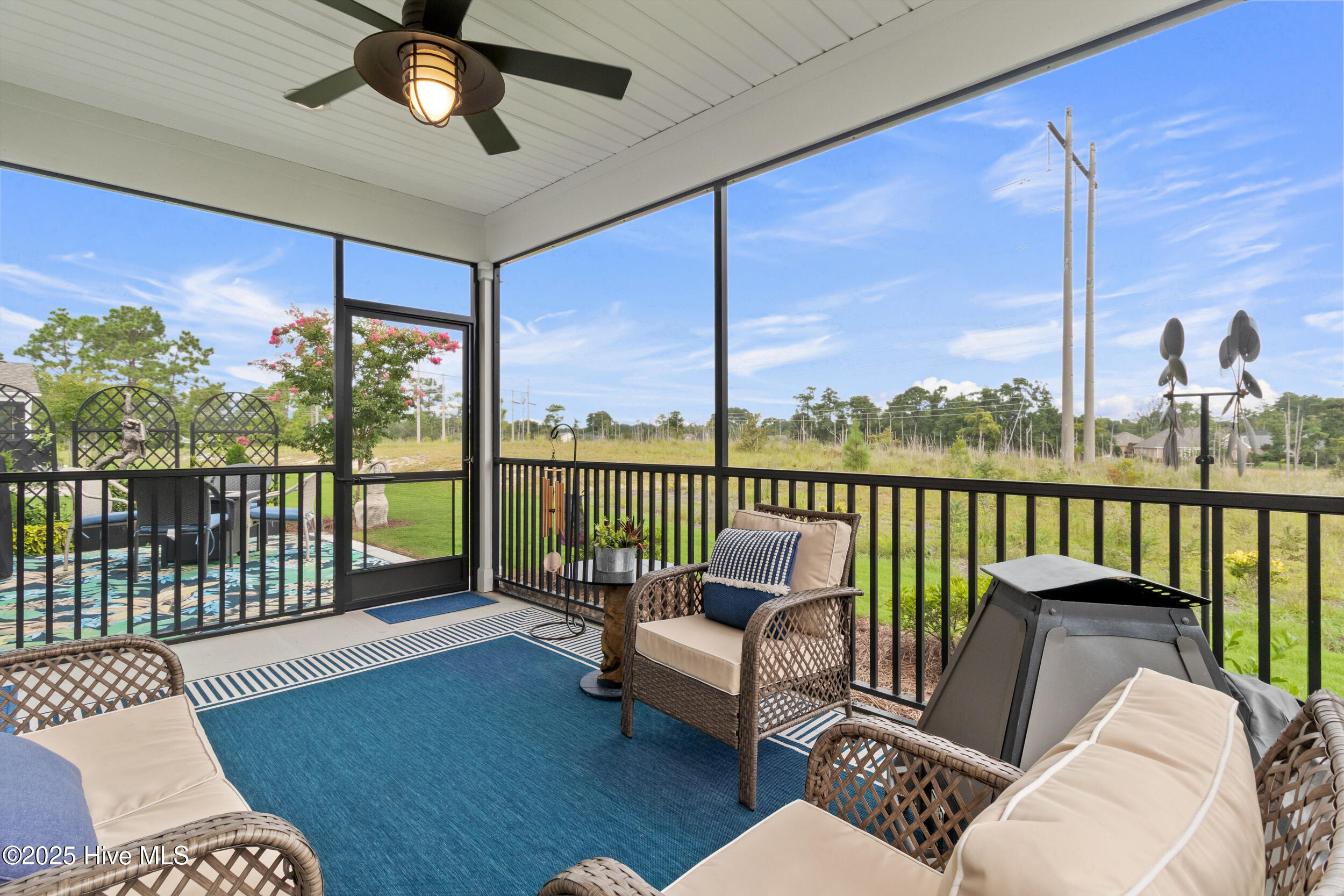 100525242 | Photo 49