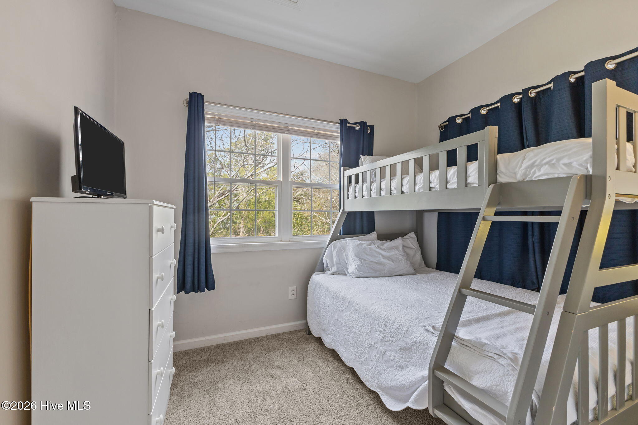 100557971 | Photo 27