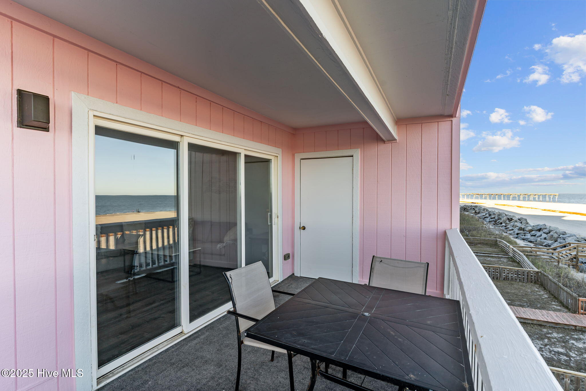 100534887 | Photo 20