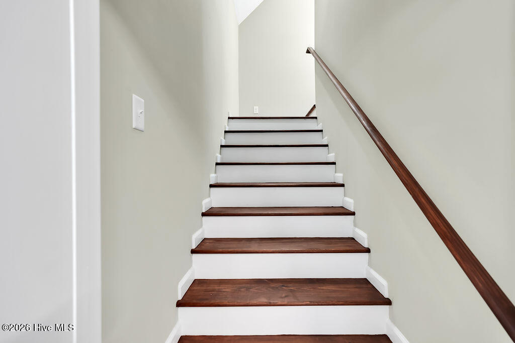 100529552 | Photo 37