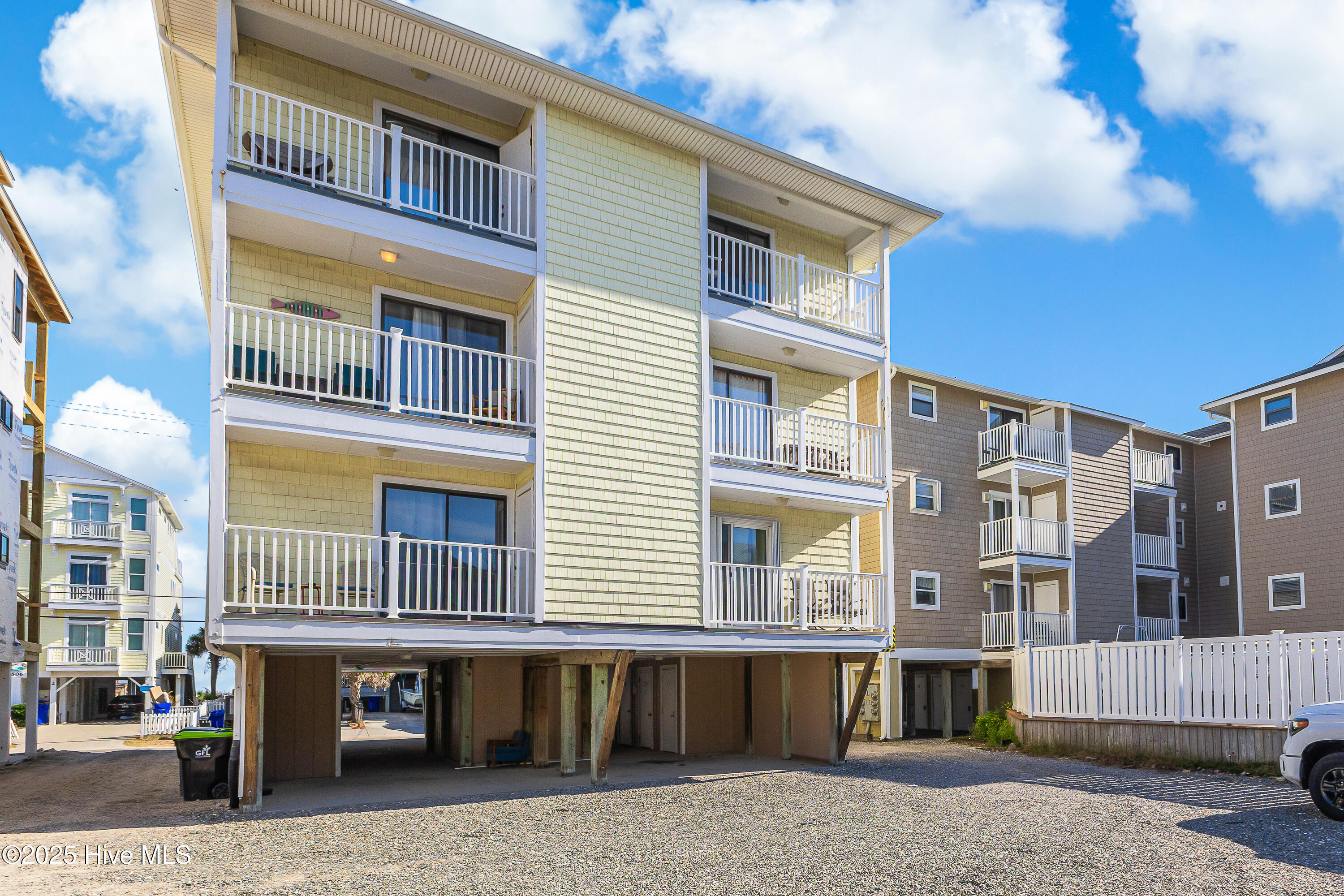 100540902 | Photo 38