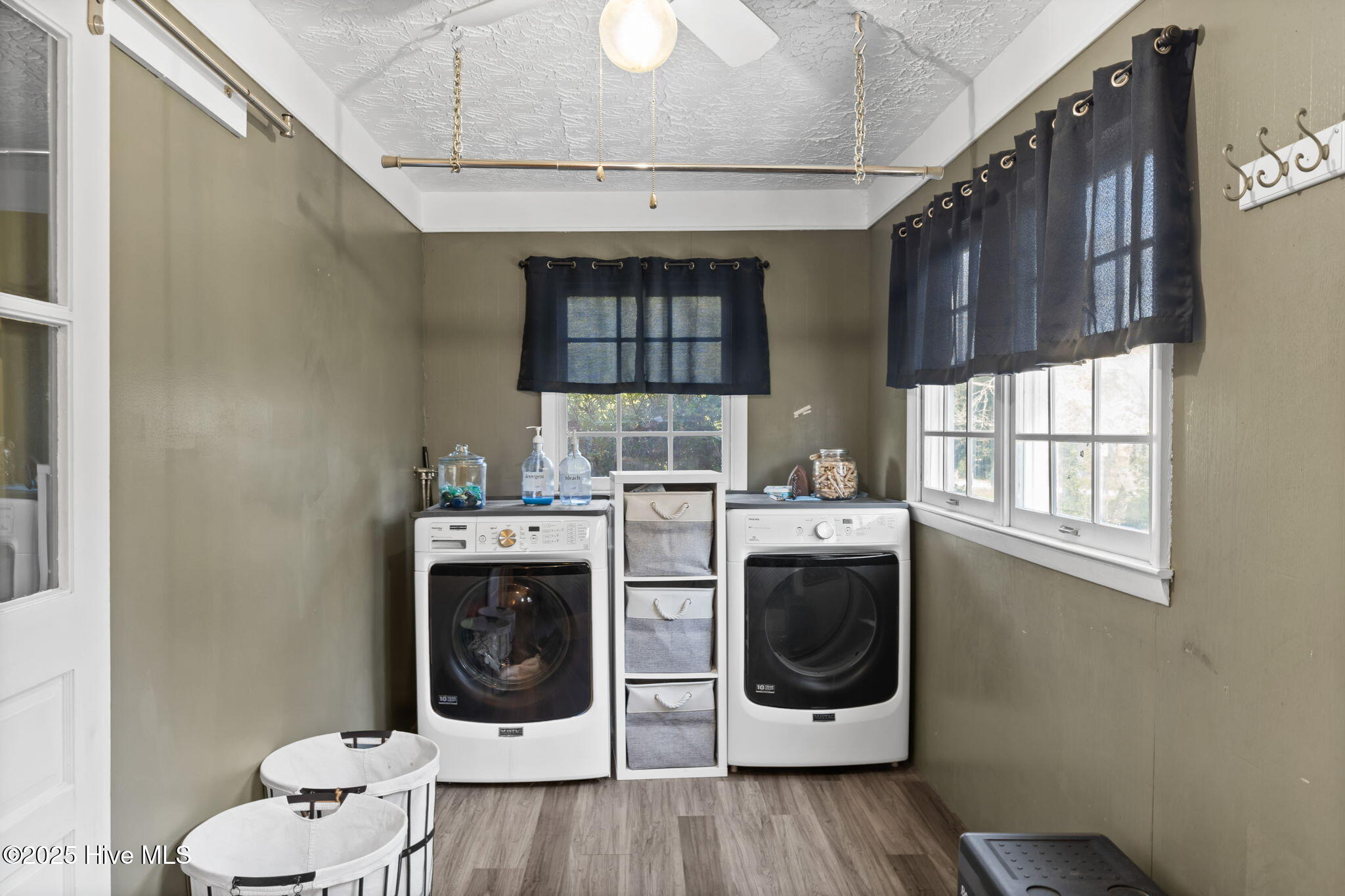 100538220 | Photo 30