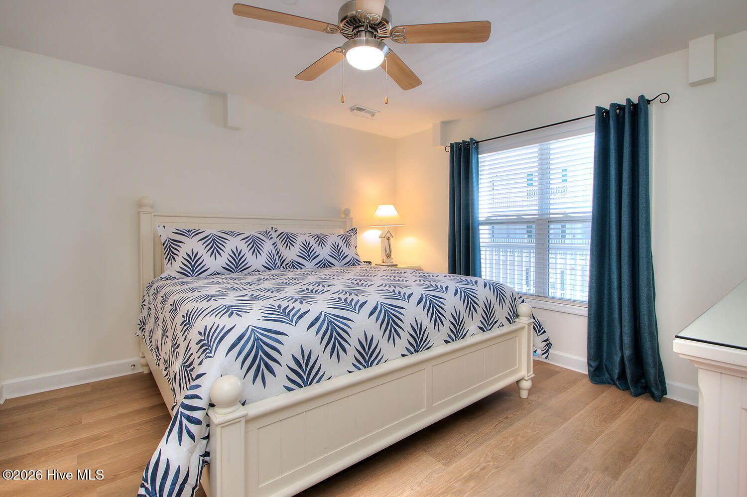 100566241 | Photo 25