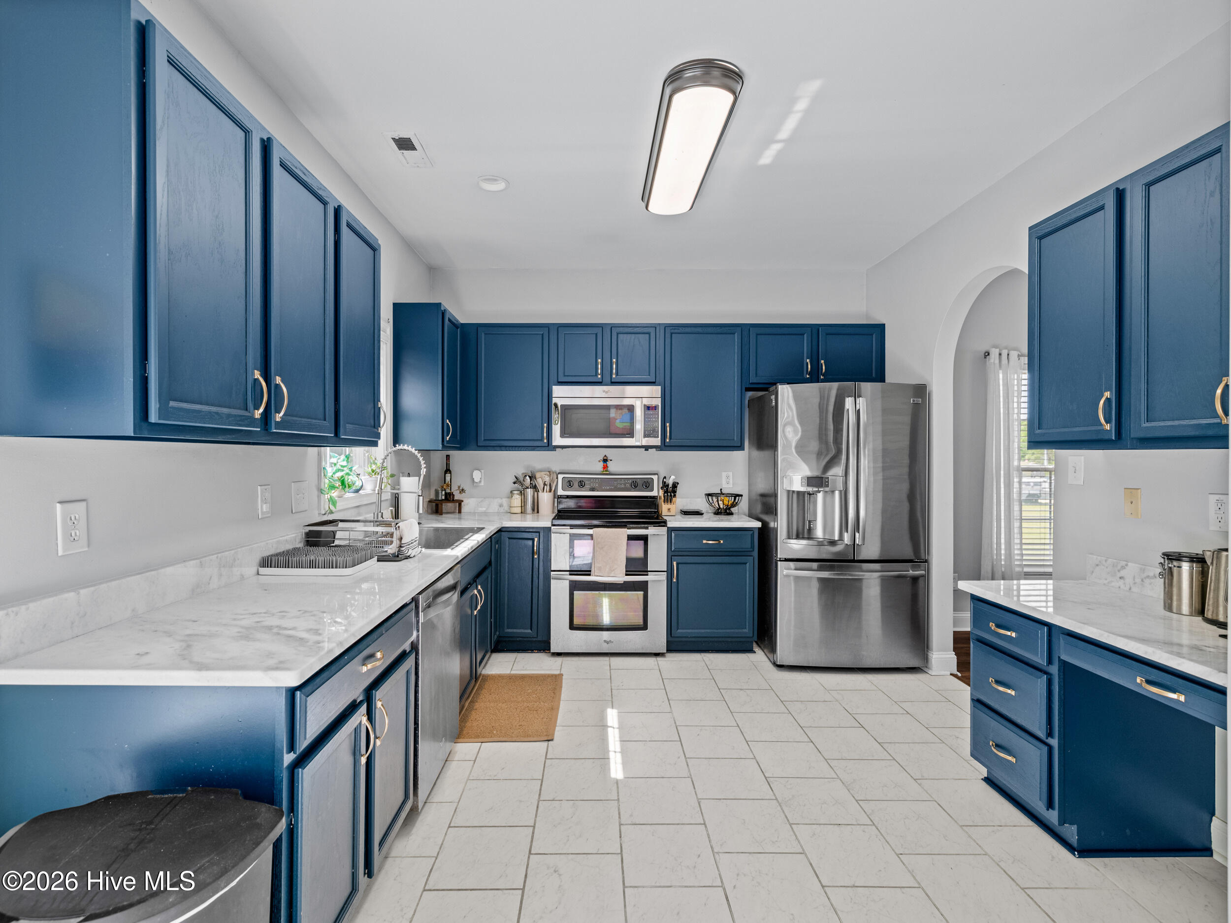 100566997 | Photo 18