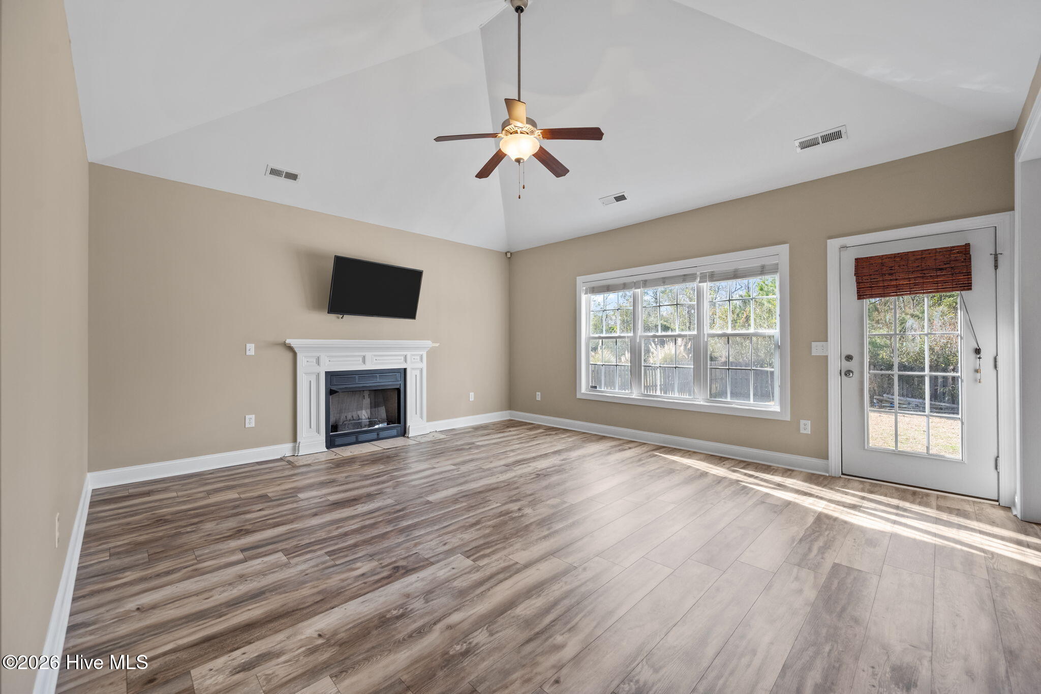 229 Wedgefield Circle, Maple Hill, NC 28454 – photo 15: 32-web-or-mls-_RAD2292