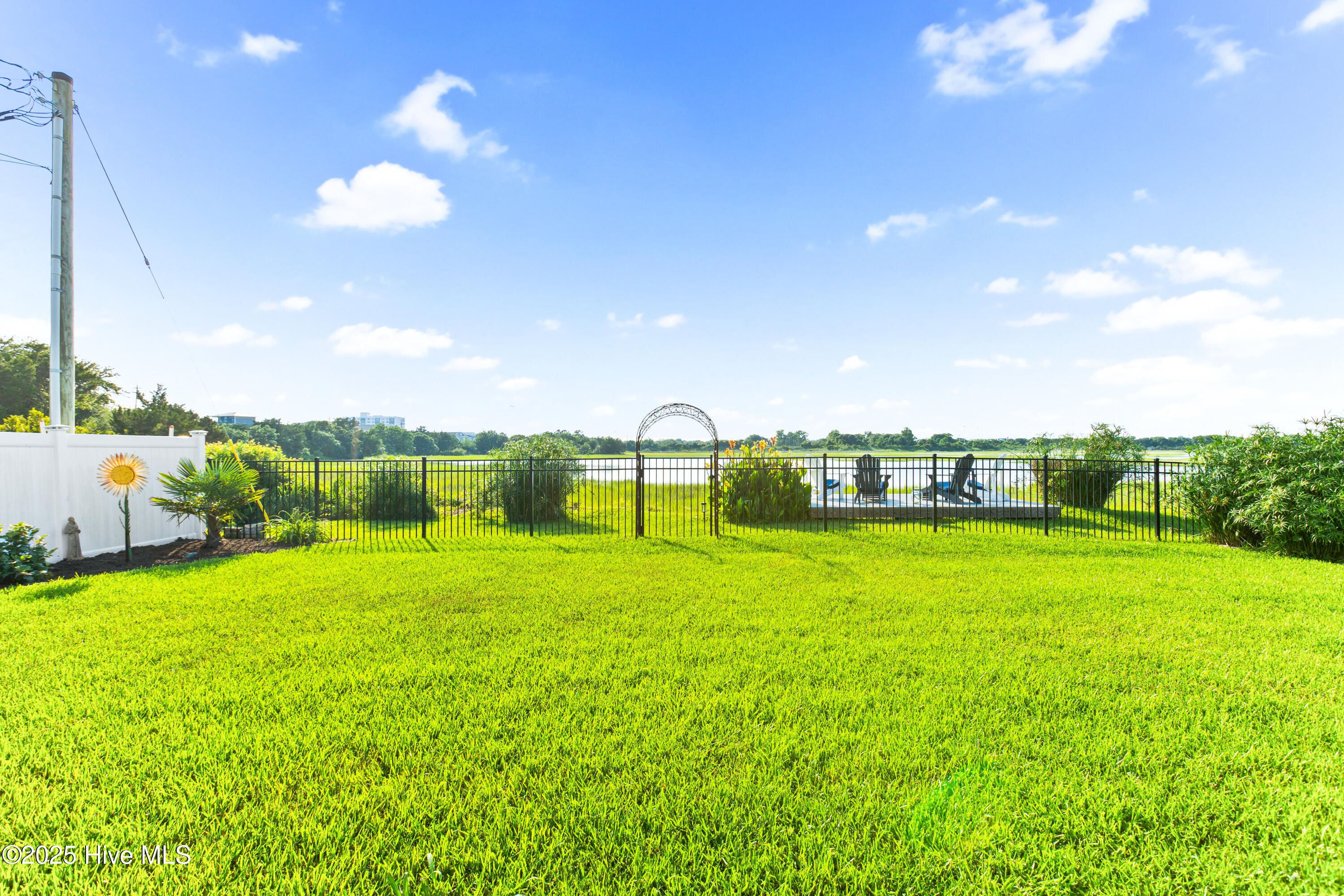 100567814 | Photo 61