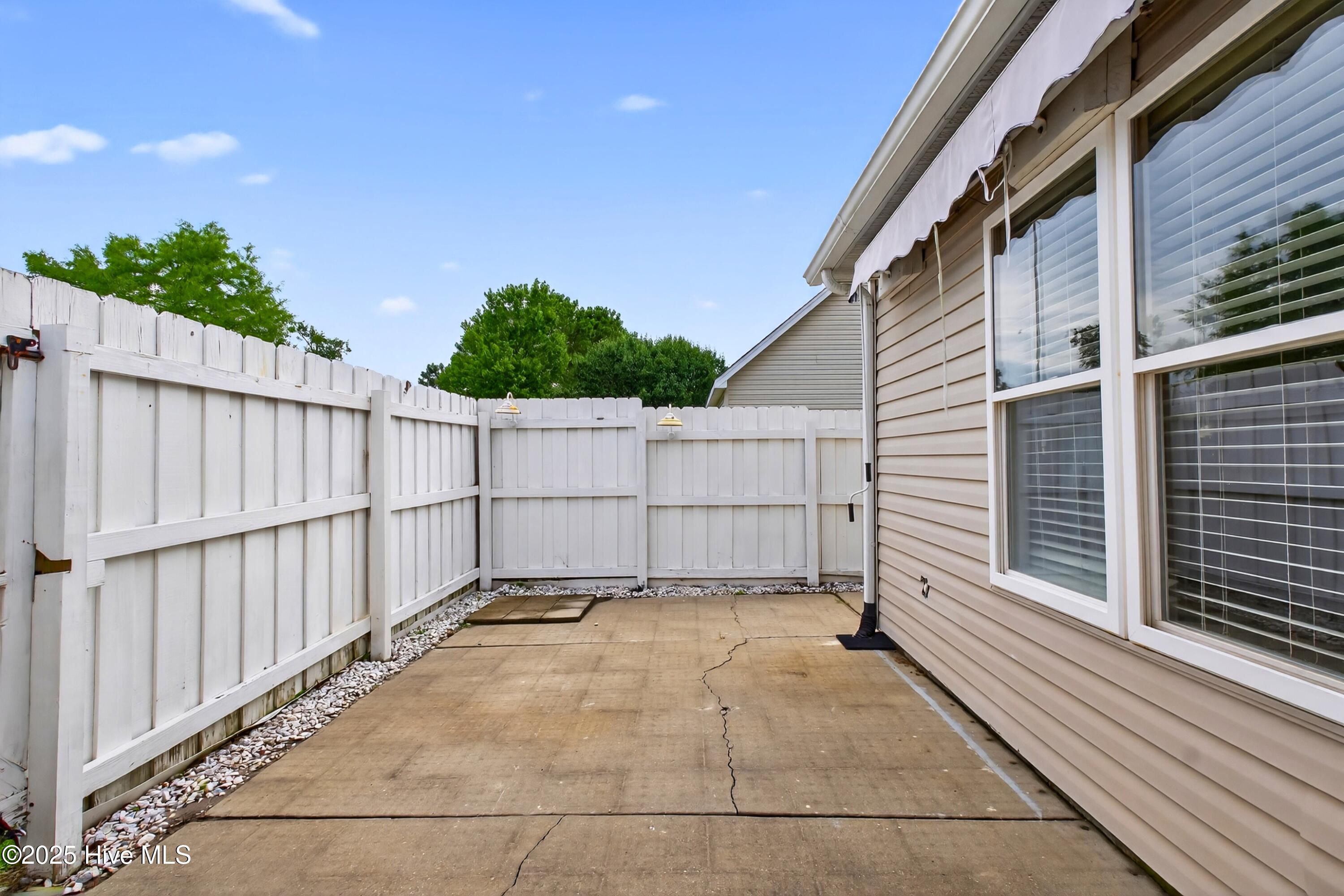 100513022 | Photo 18