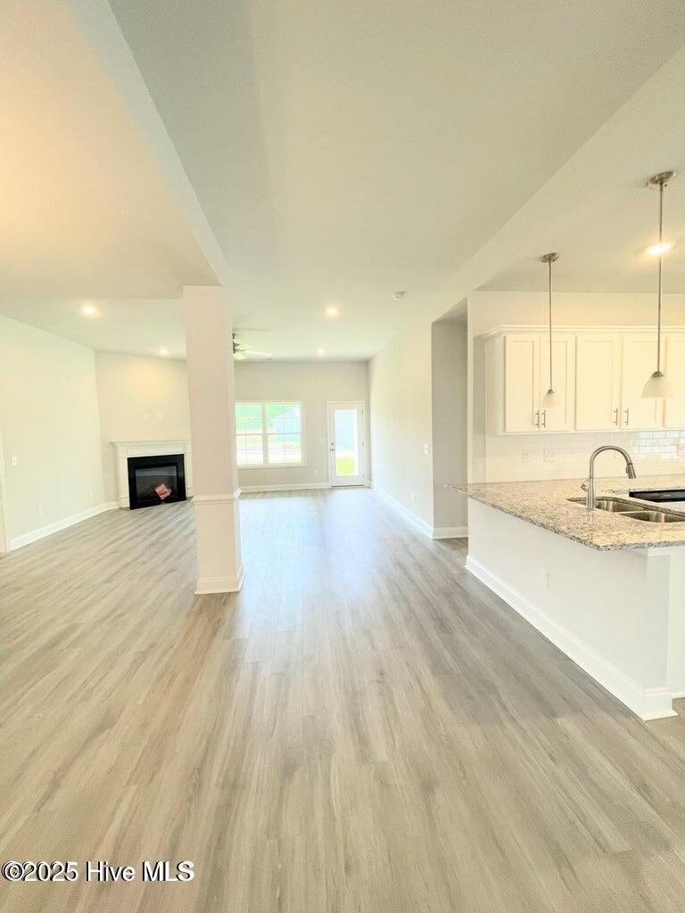 100527021 | Photo 32