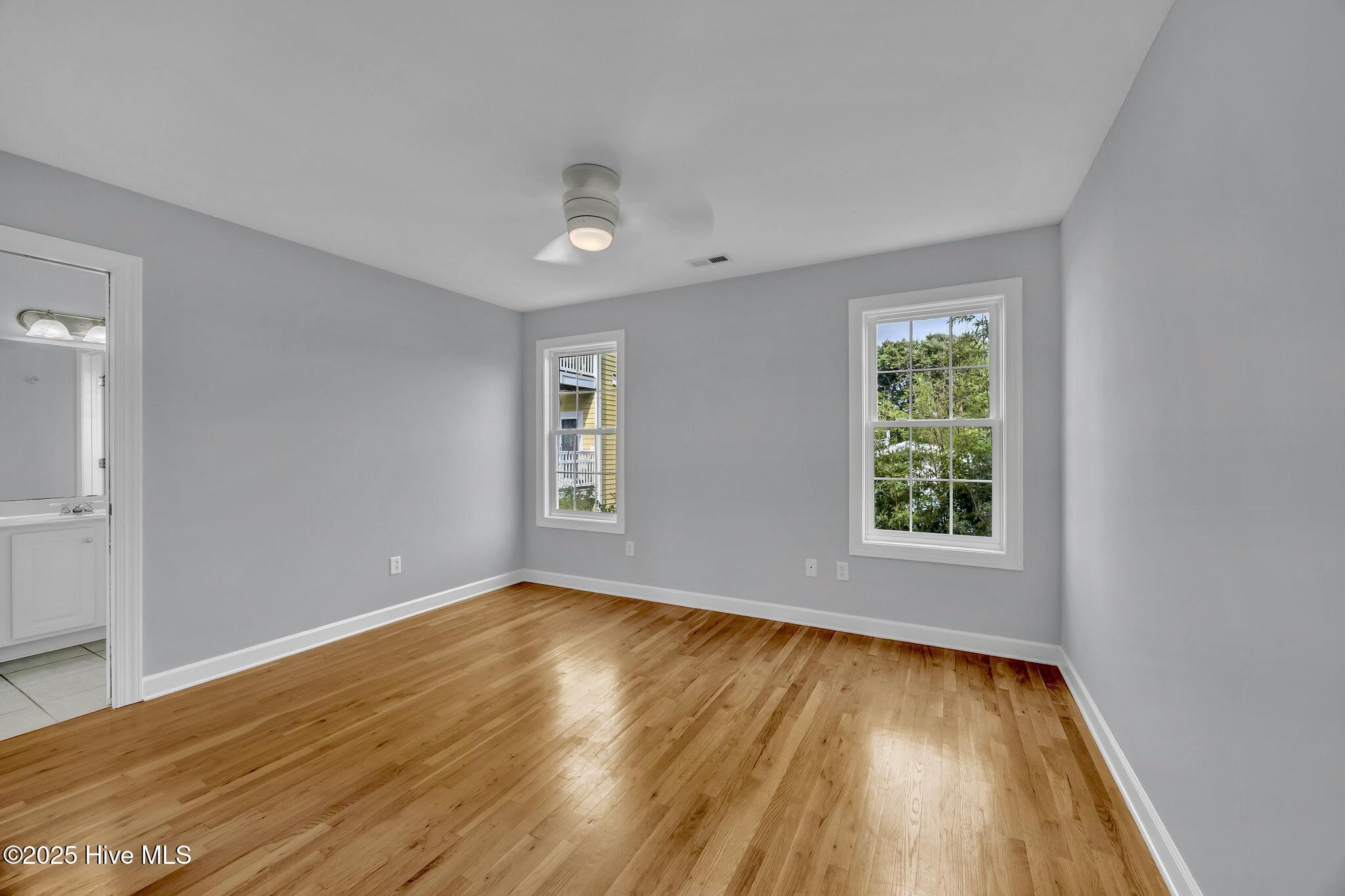 100523371 | Photo 41