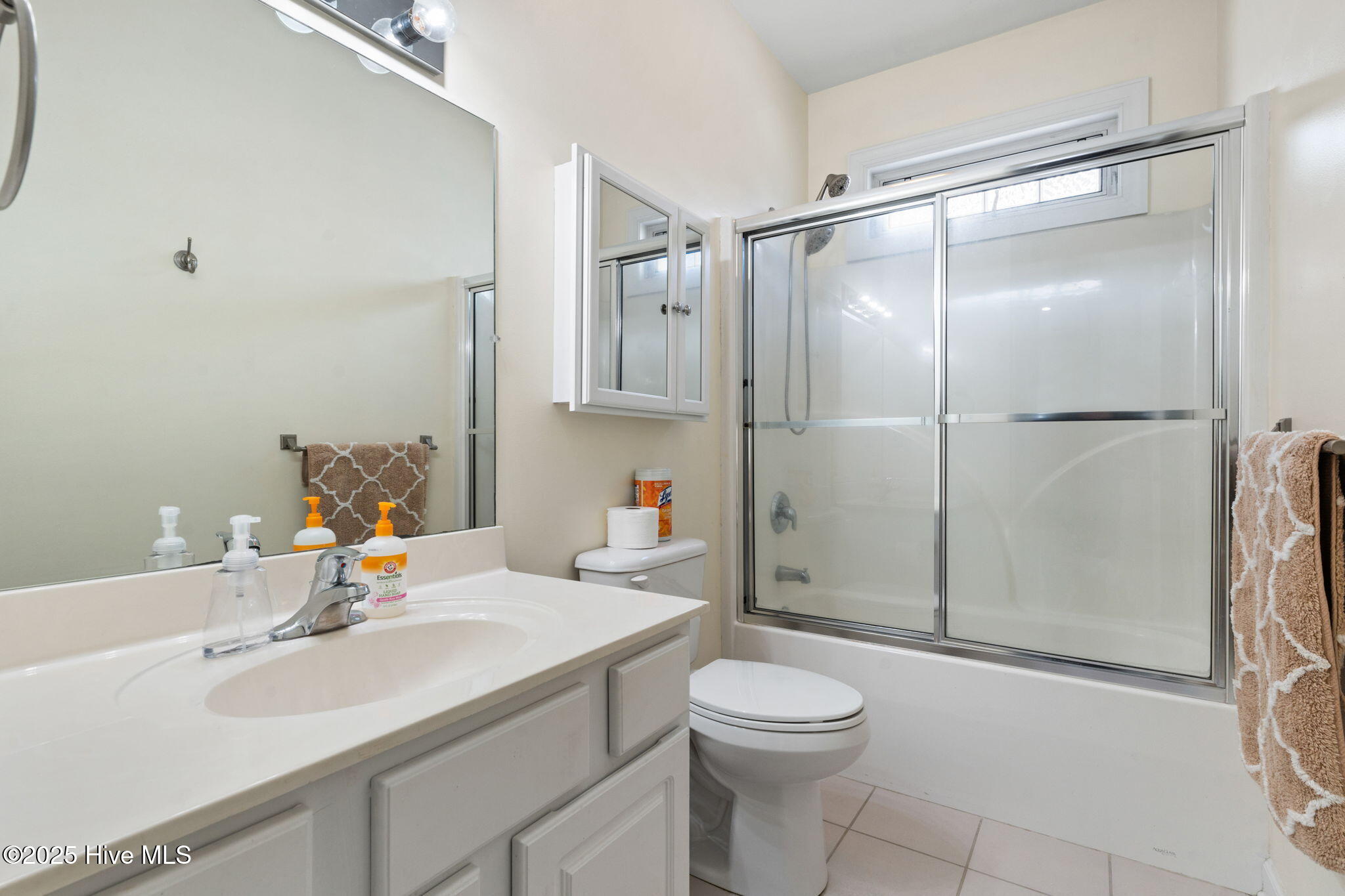 100542158 | Photo 35