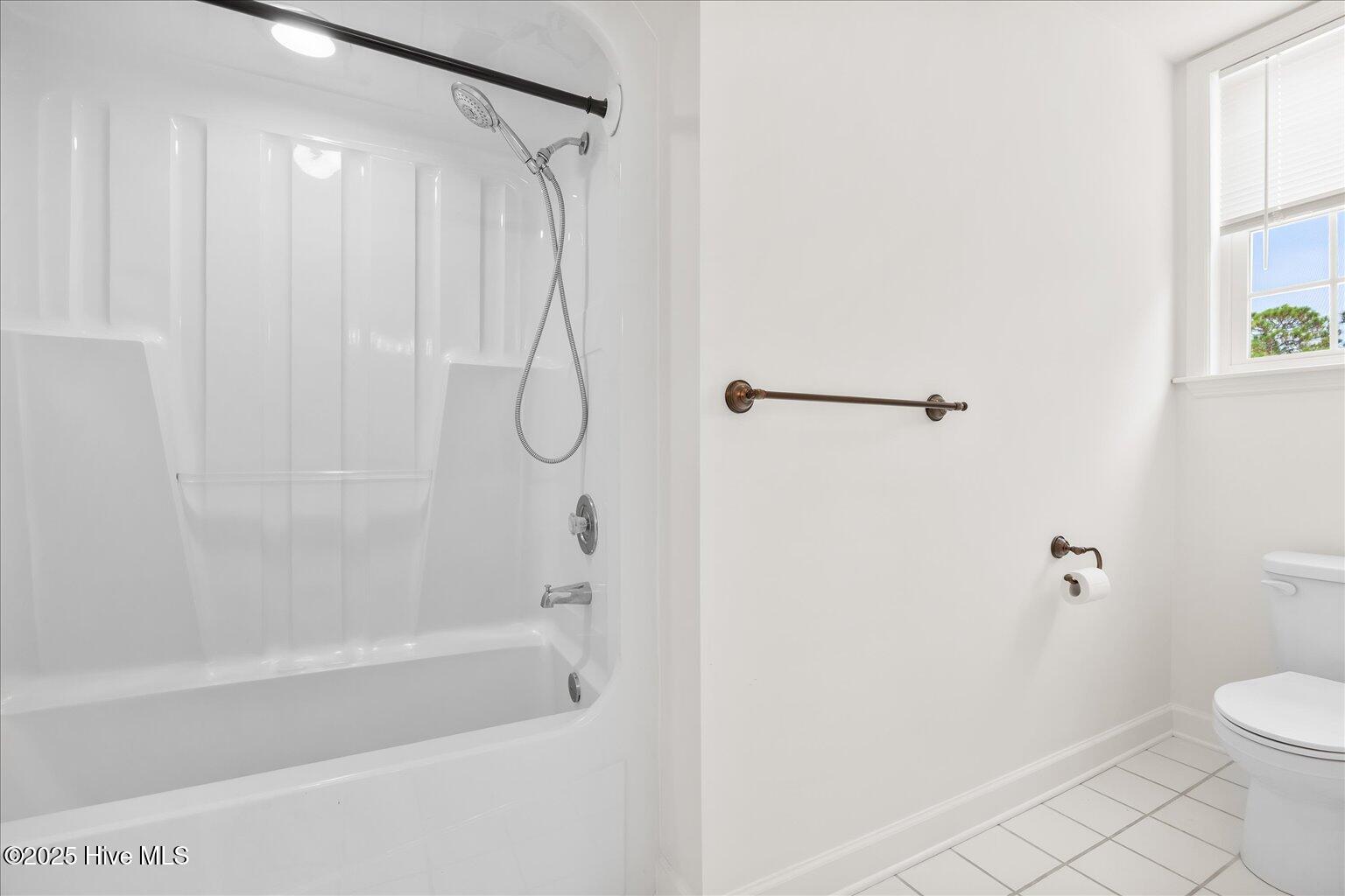 100535280 | Photo 36