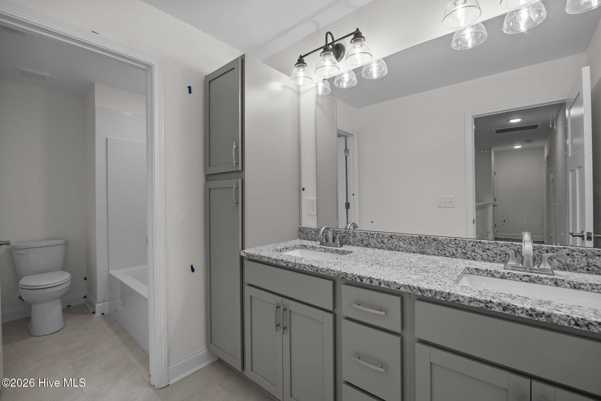 100528707 | Photo 26