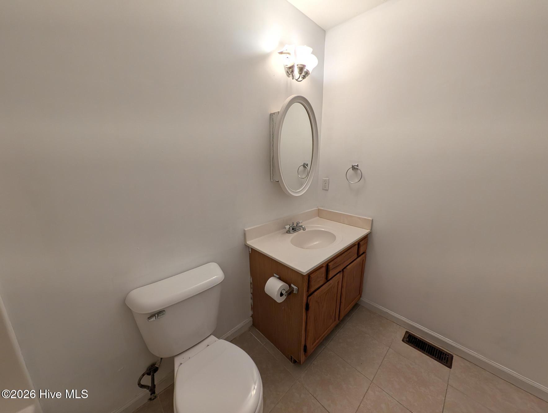 100546325 | Photo 12