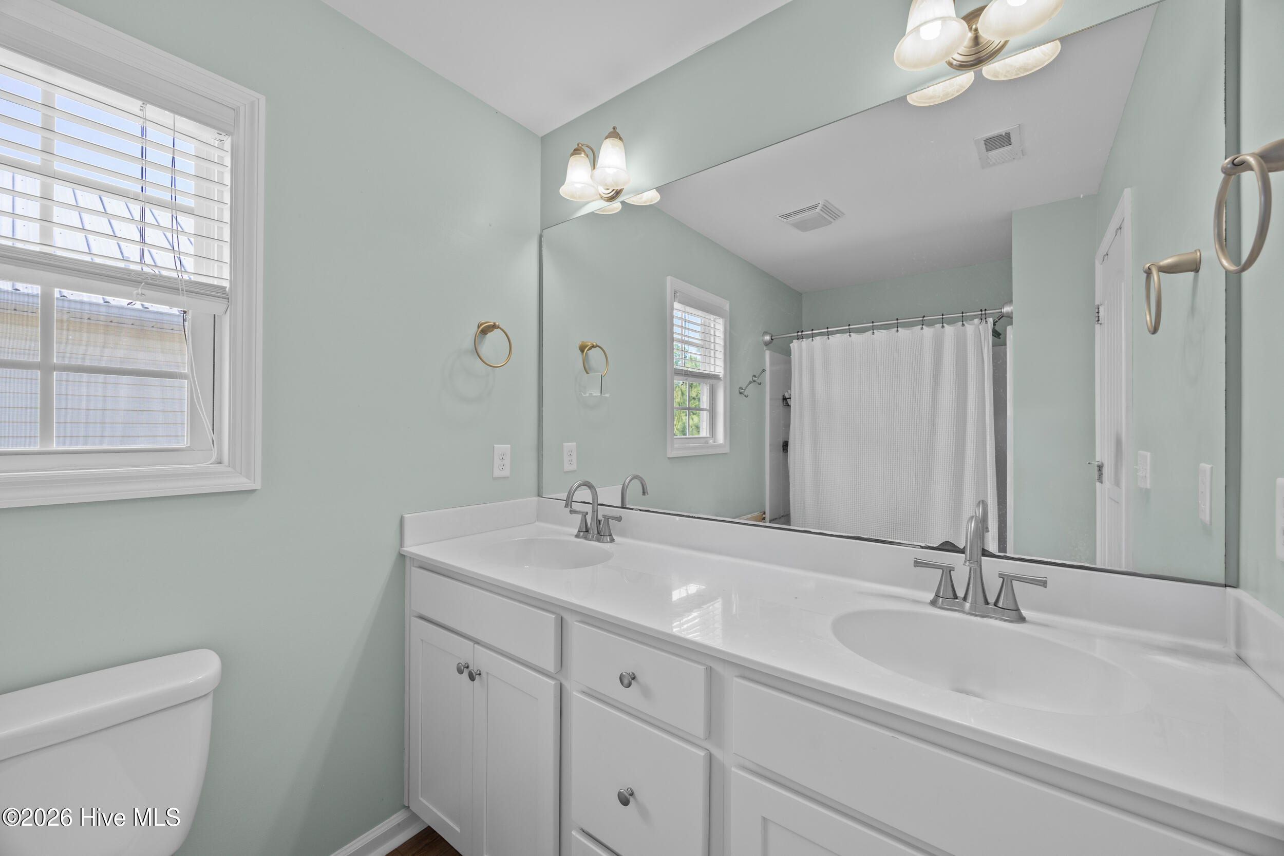 100569653 | Photo 15