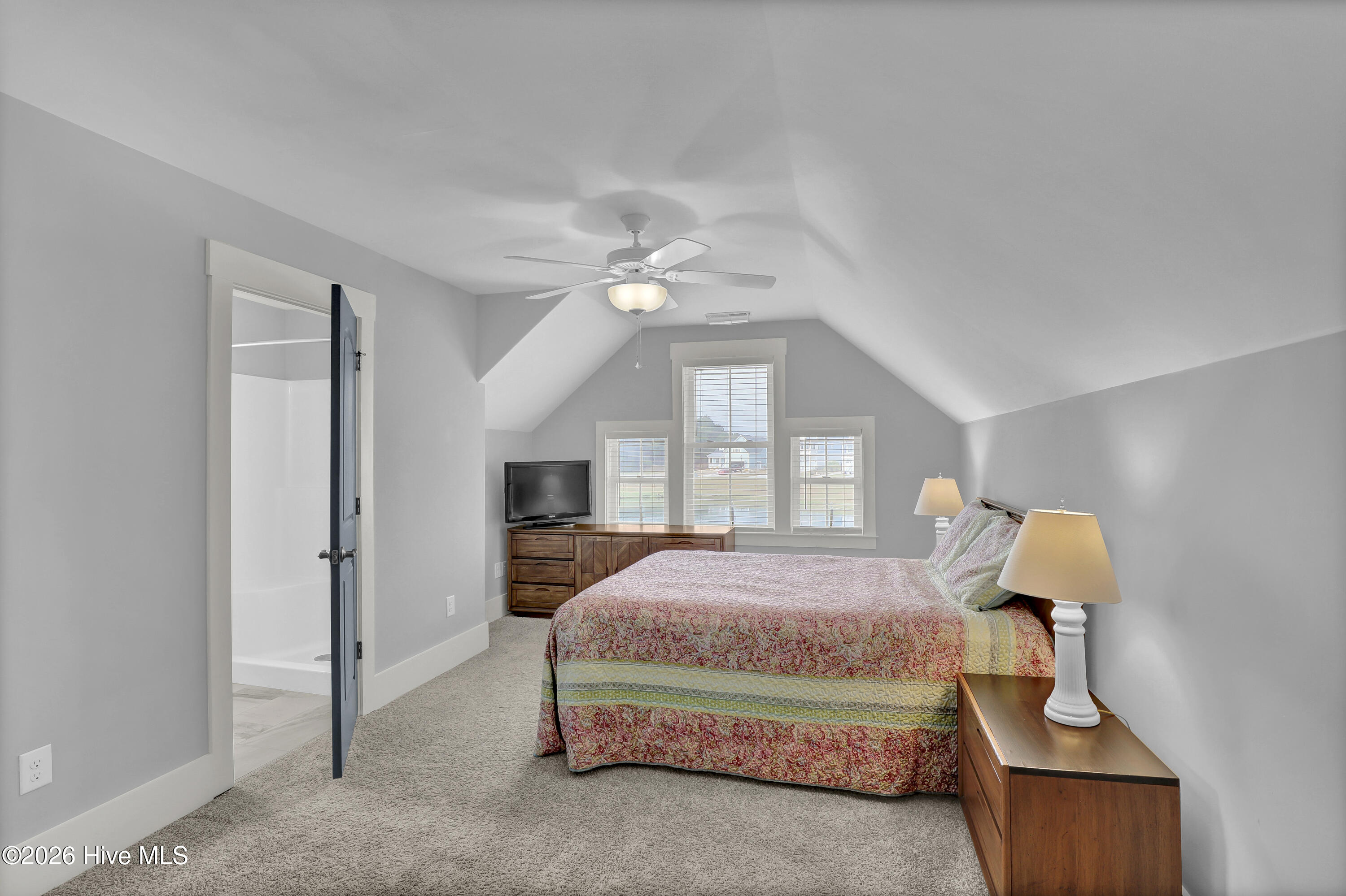 100559745 | Photo 28