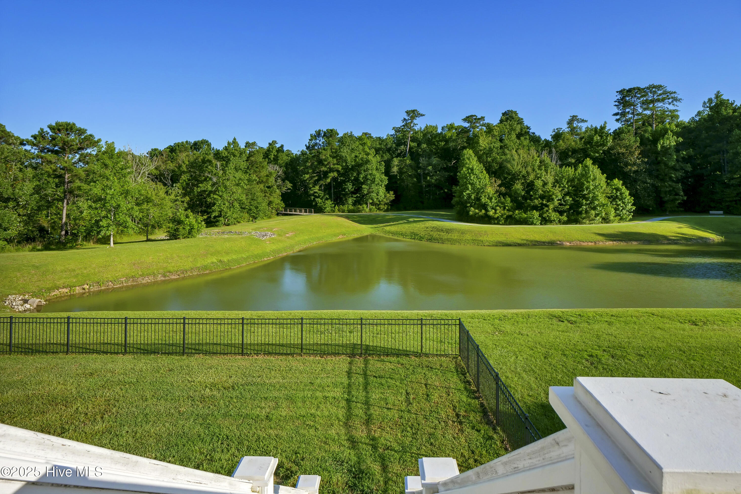 100518047 | Photo 21