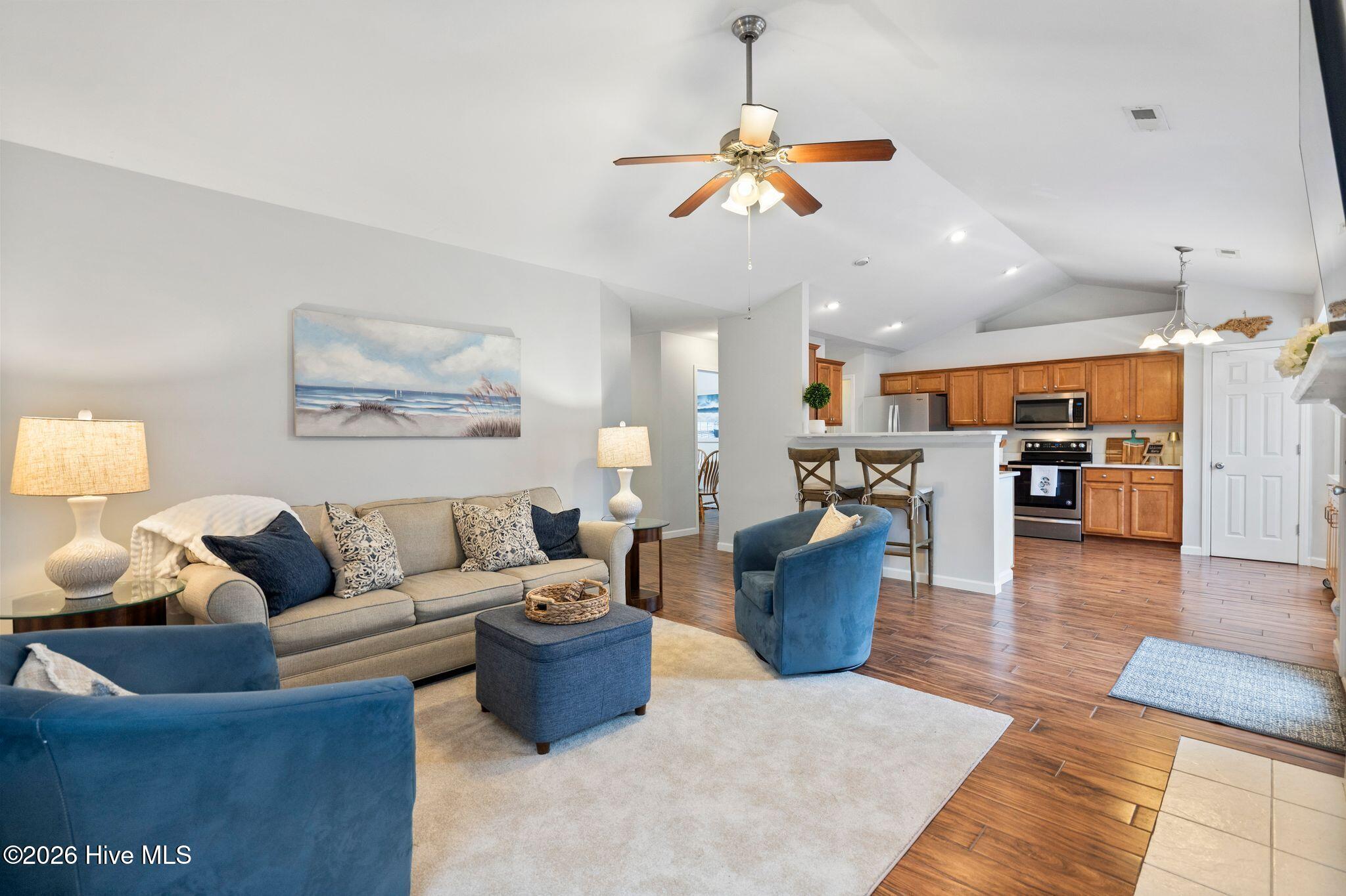 100557294 | Photo 11