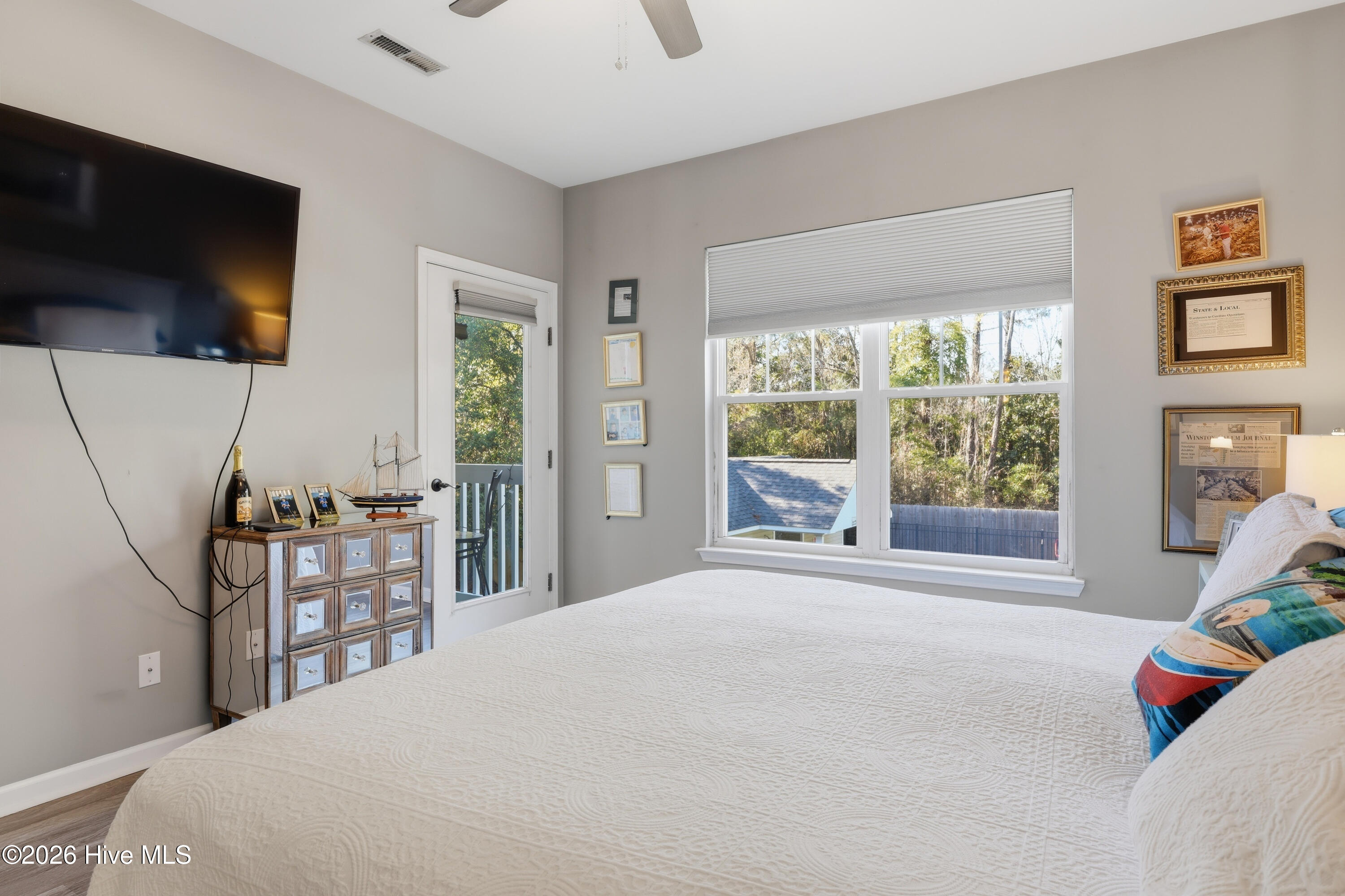 100557540 | Photo 25