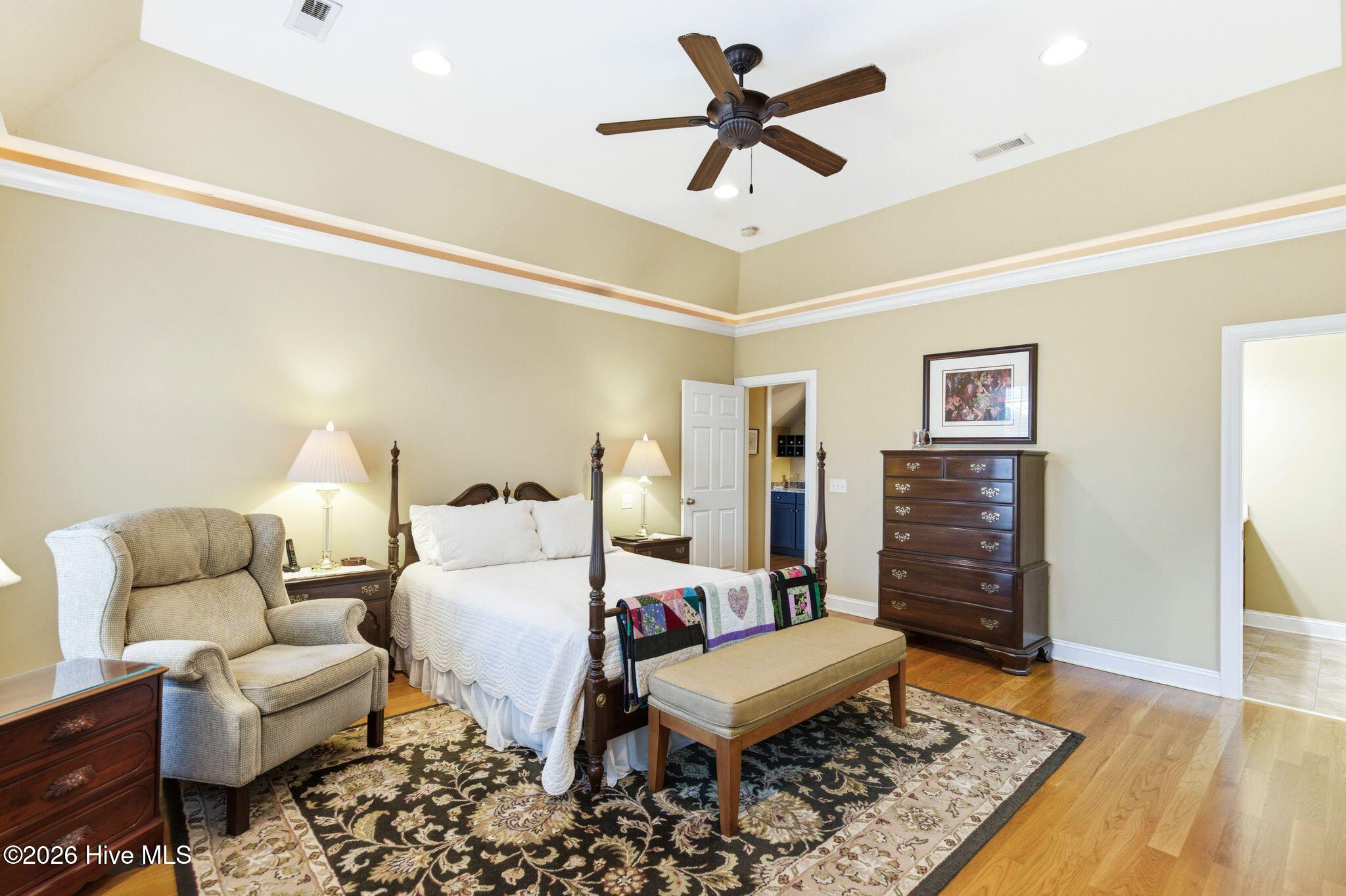 100564231 | Photo 28