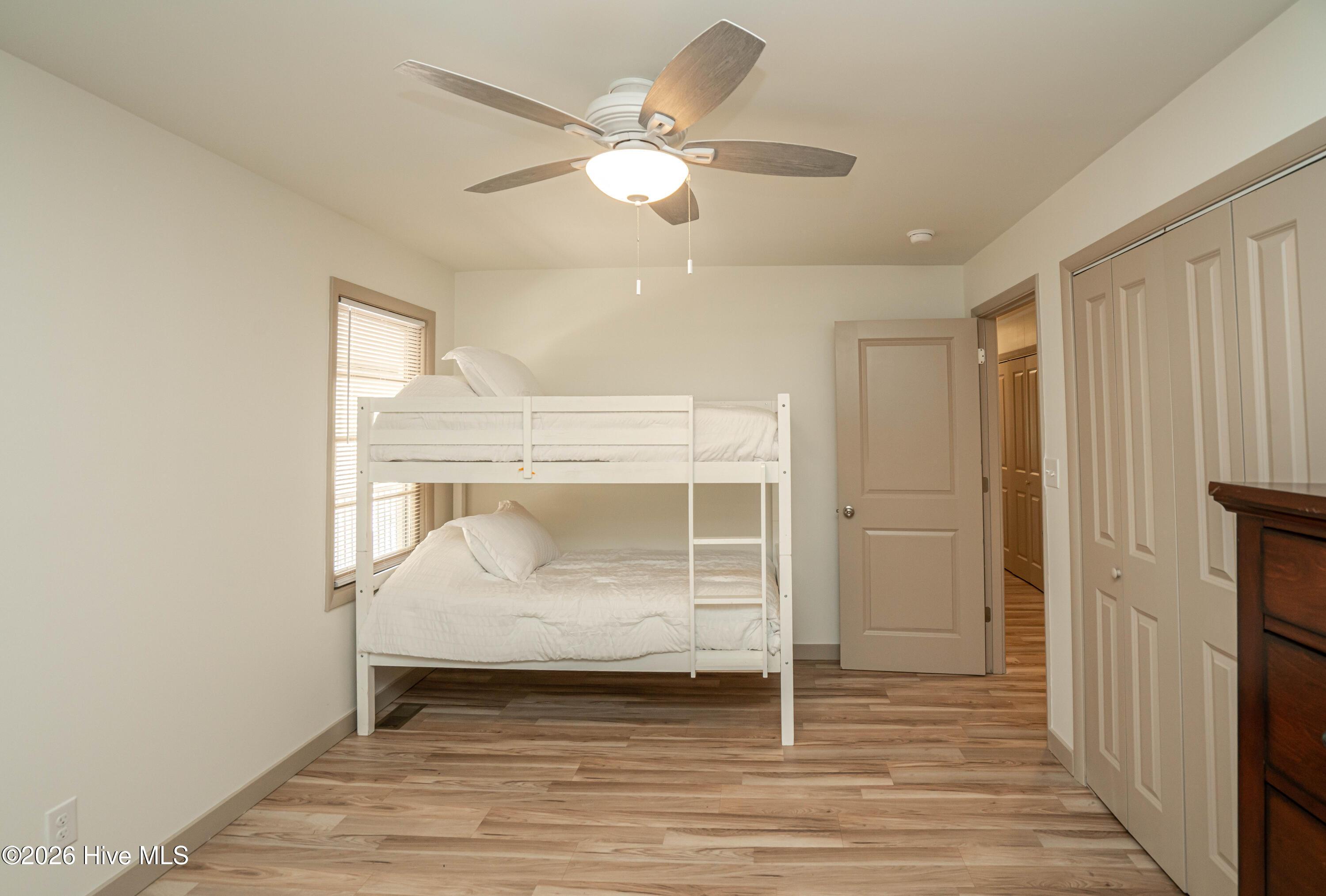 100567372 | Photo 44