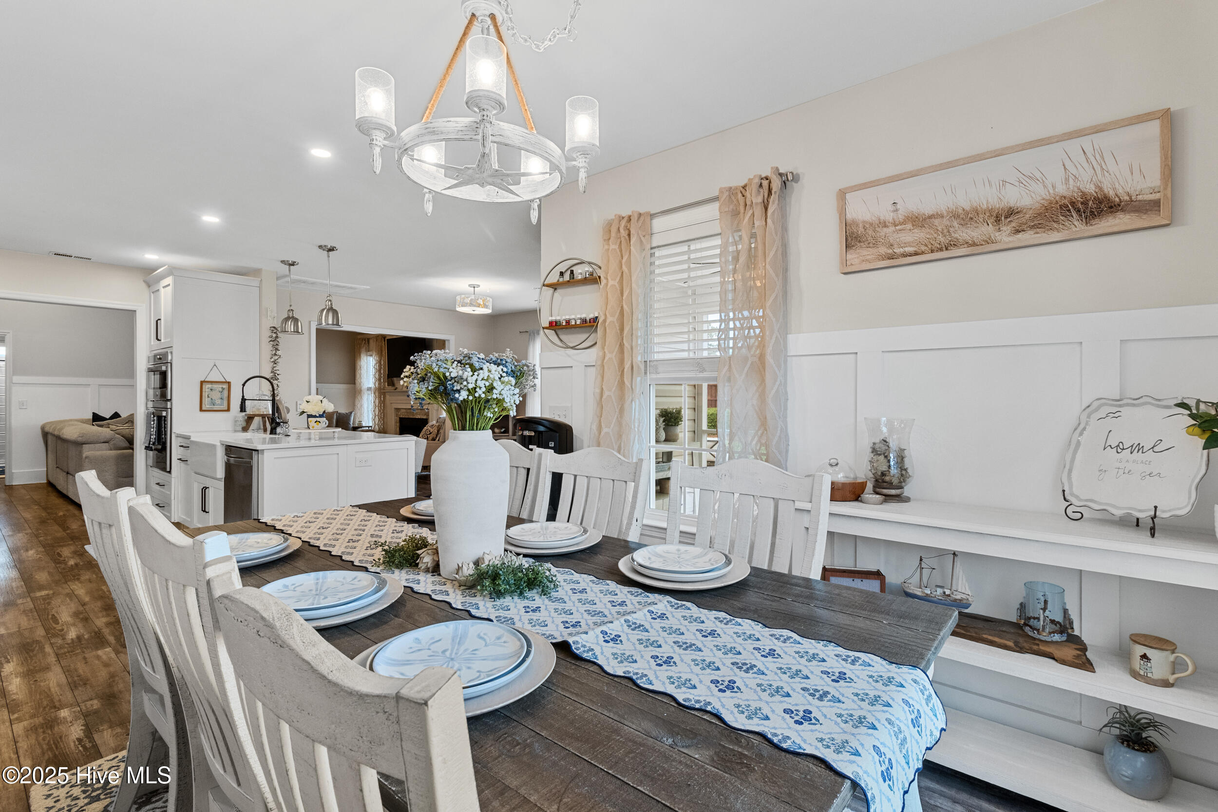 100552310 | Photo 15