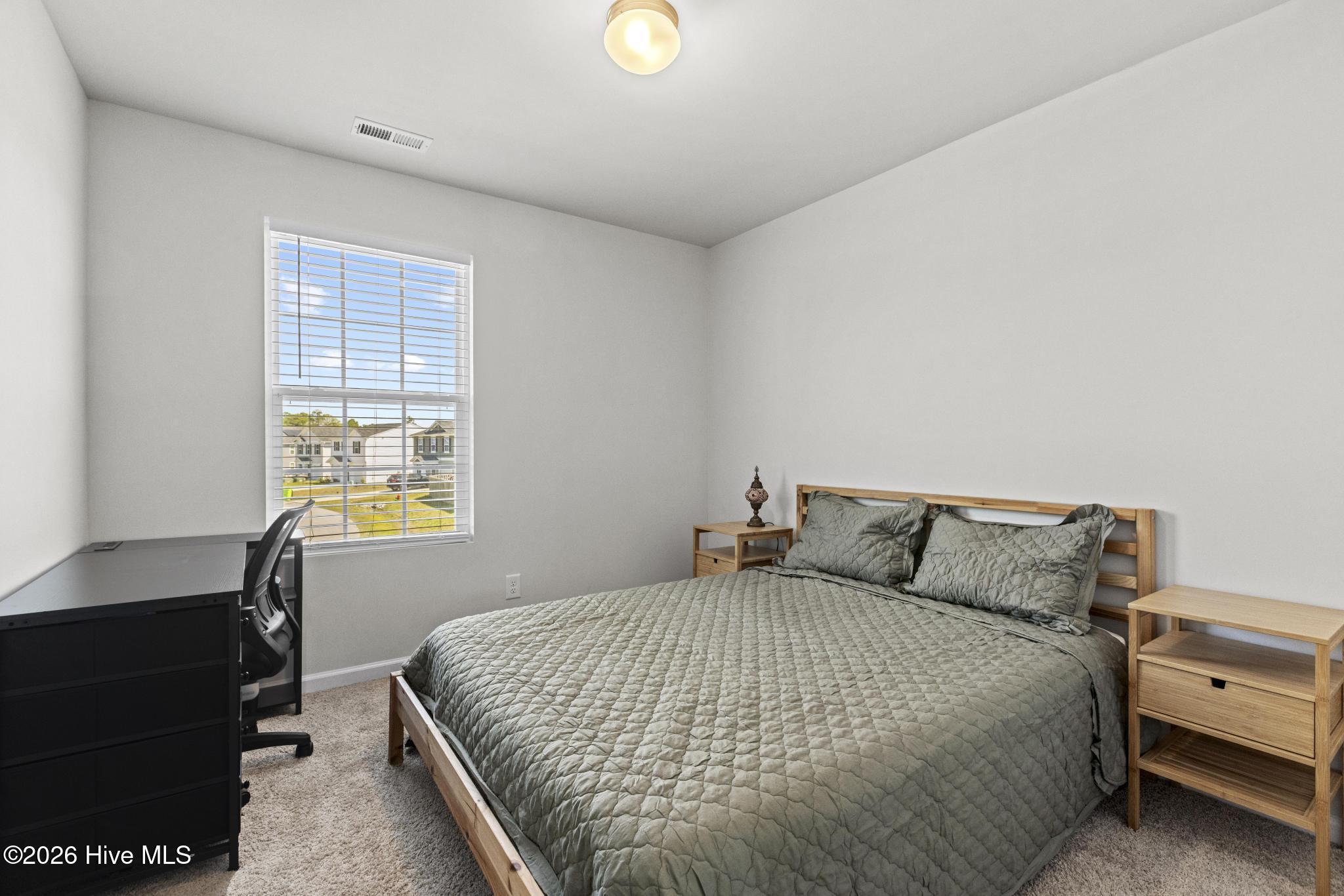 100565609 | Photo 22