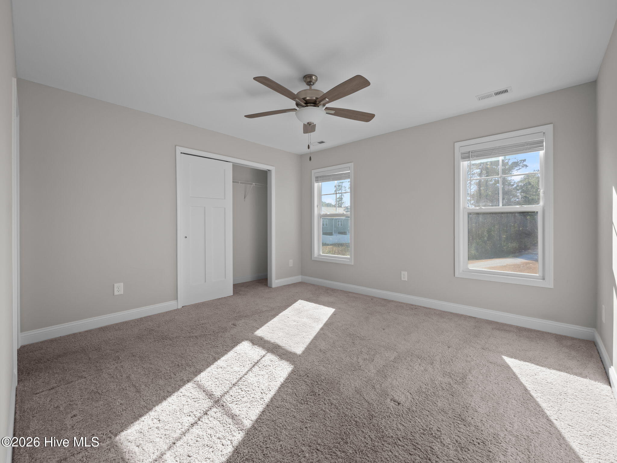 100555227 | Photo 25