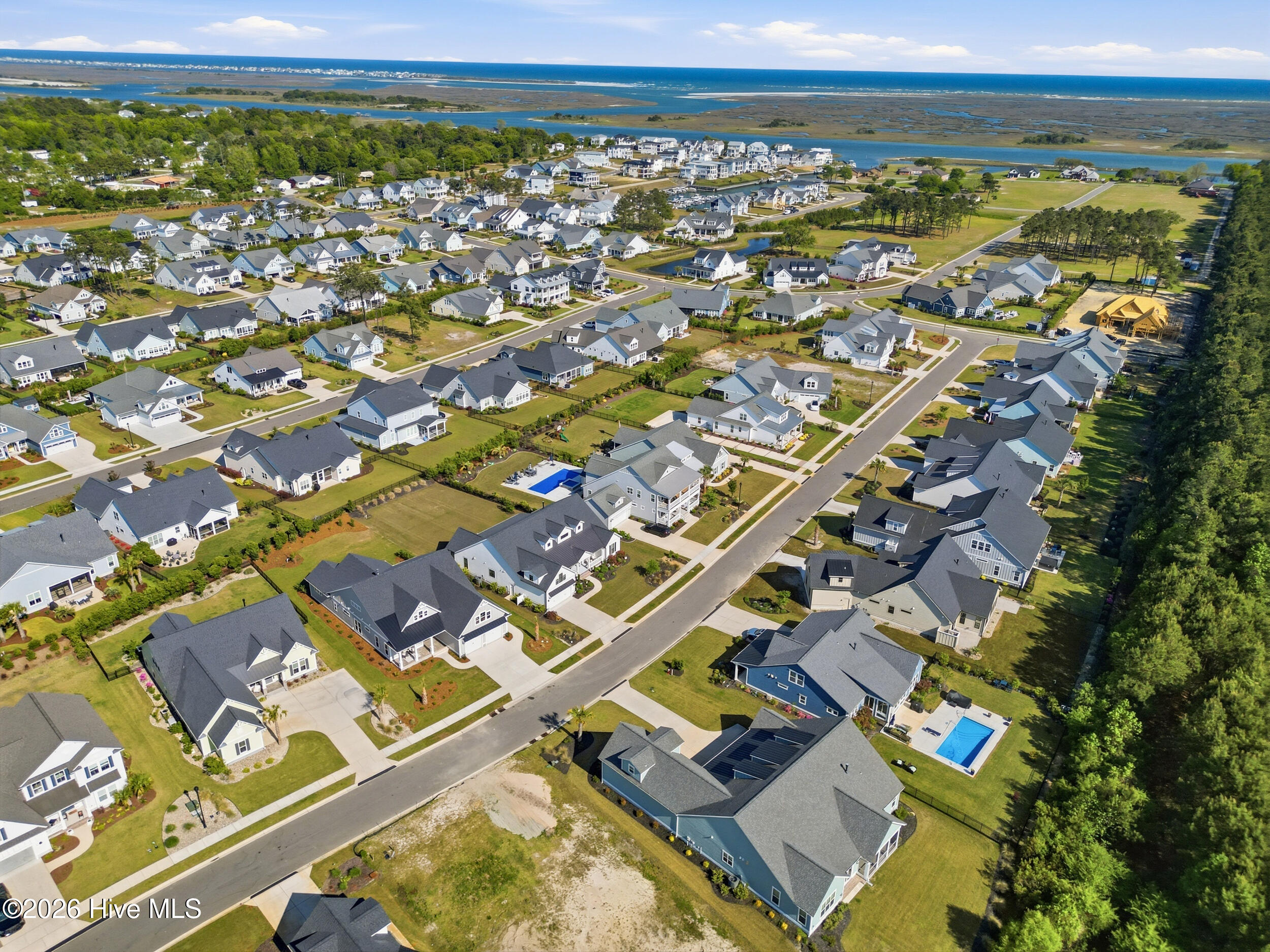 100567785 | Photo 78