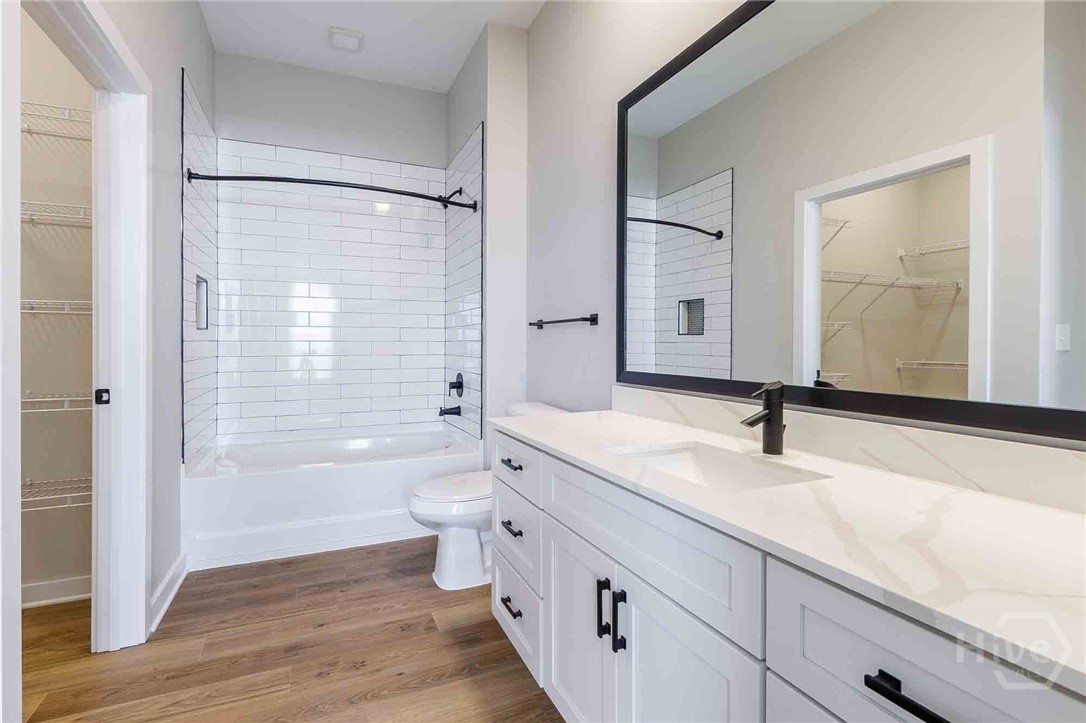 1150 E Perry Lane UNIT B4, Savannah, GA, 31404