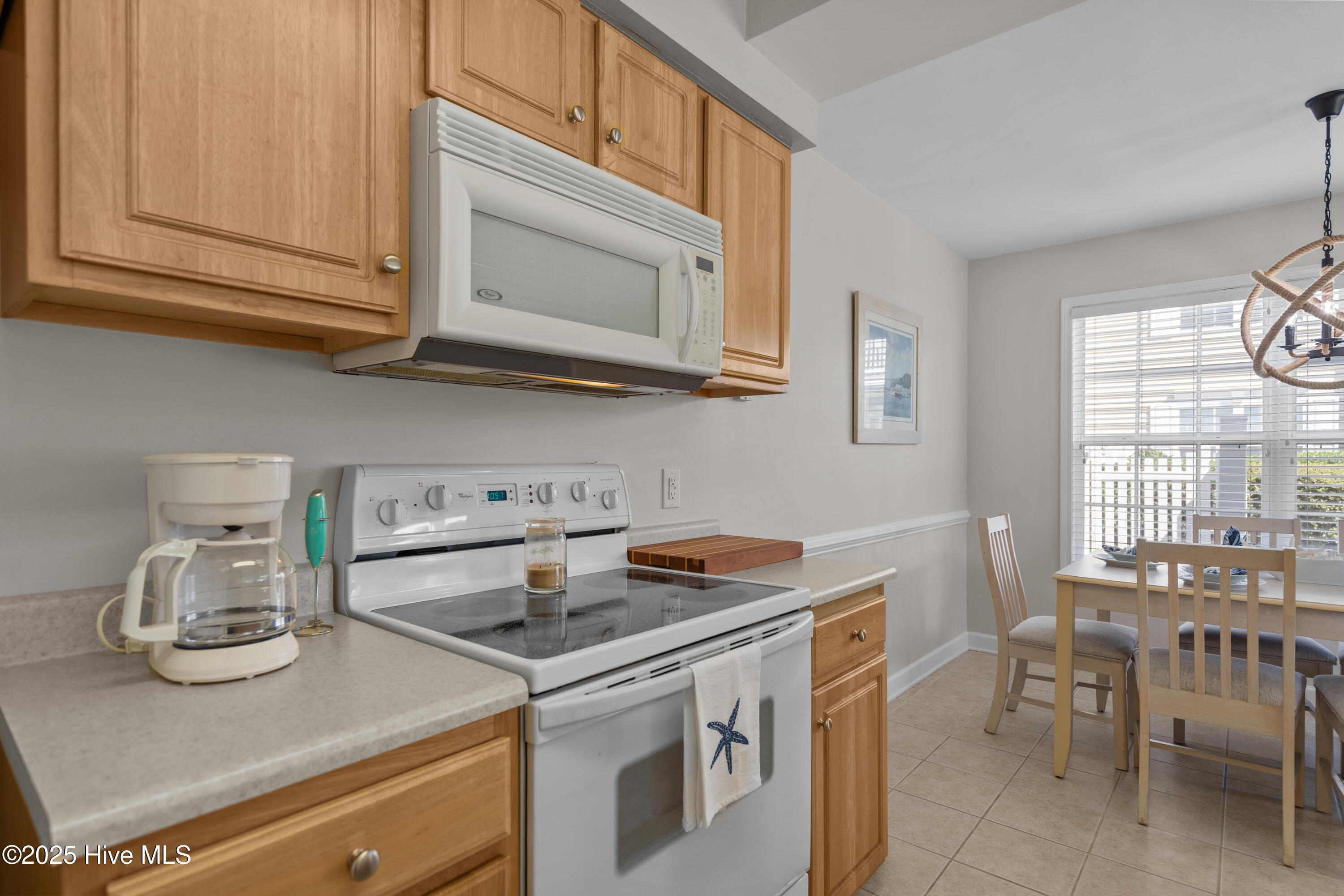 100527638 | Photo 16