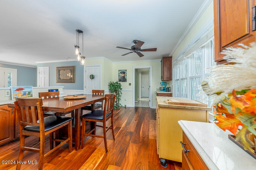 121 Harbour Drive,Hubert