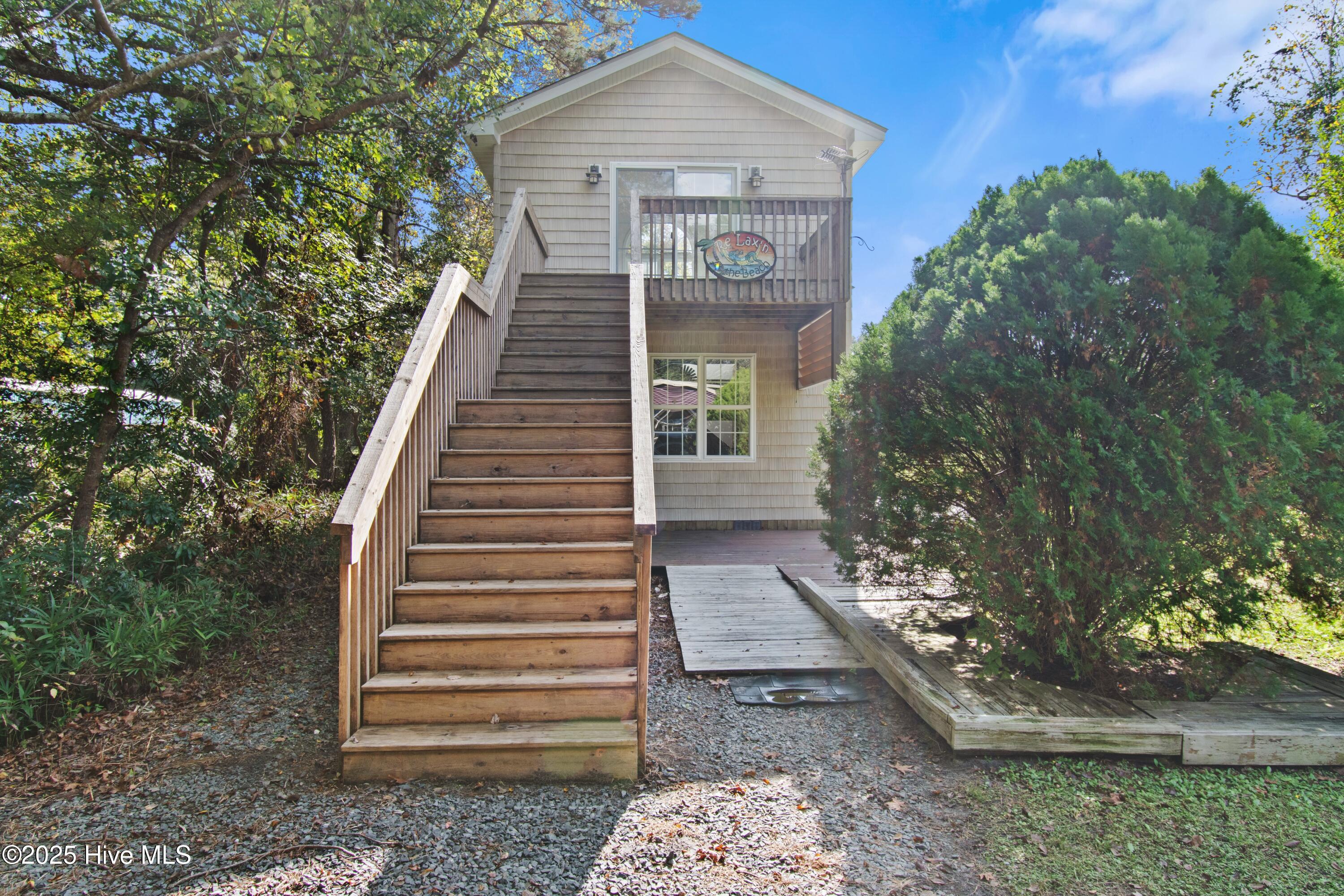 100518608 | Photo 11