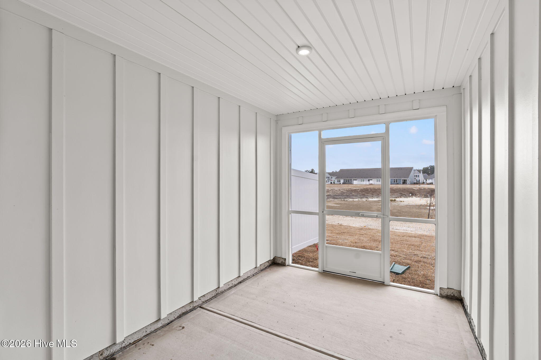 100546061 | Photo 22