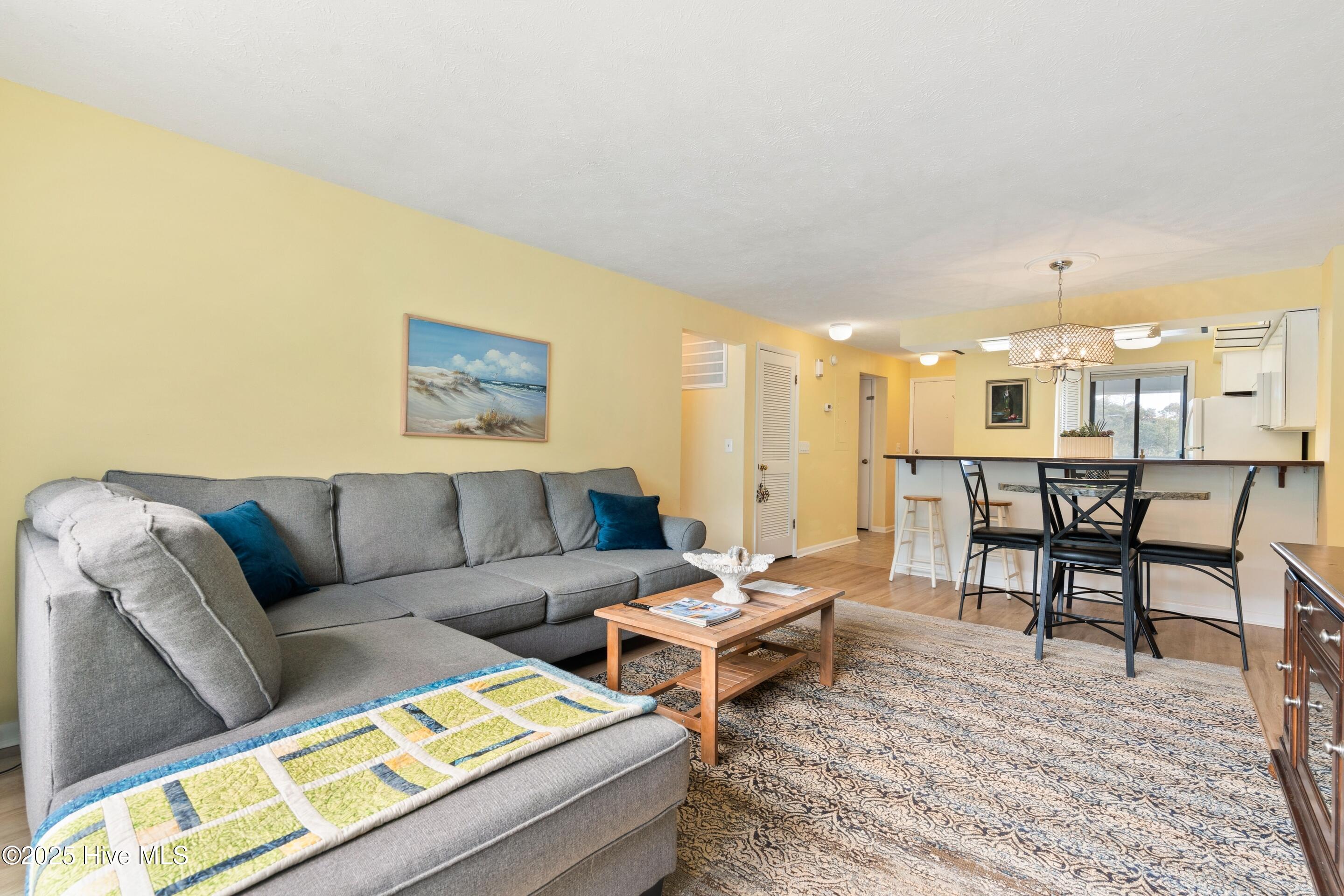 100532800 | Photo 25