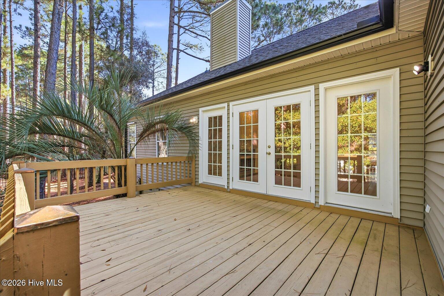 100548784 | Photo 35