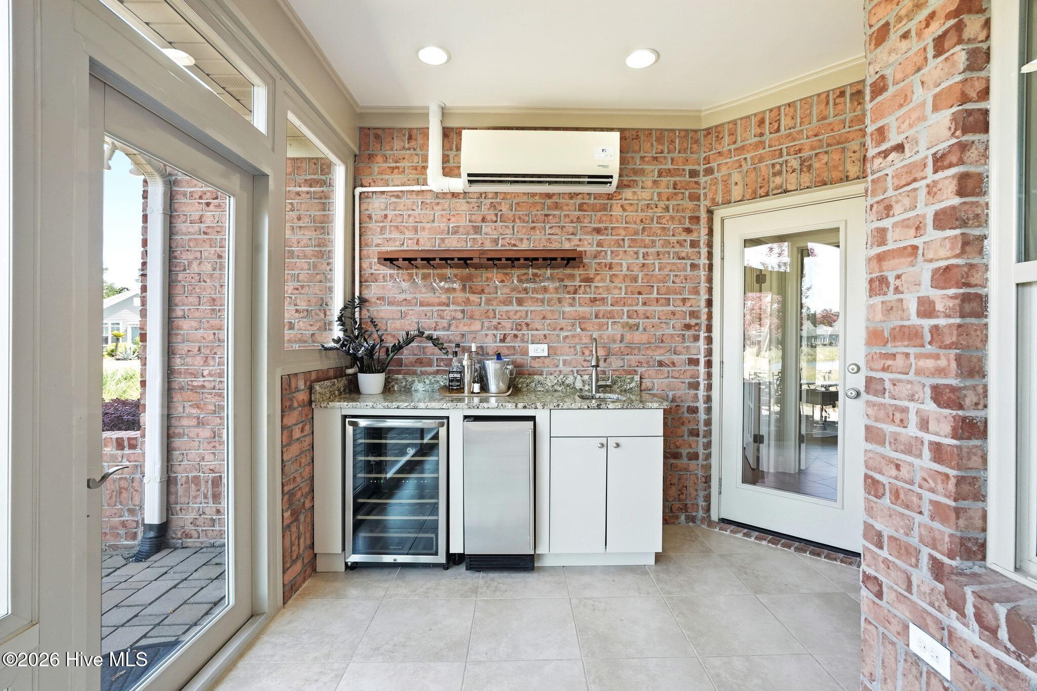 100565235 | Photo 27