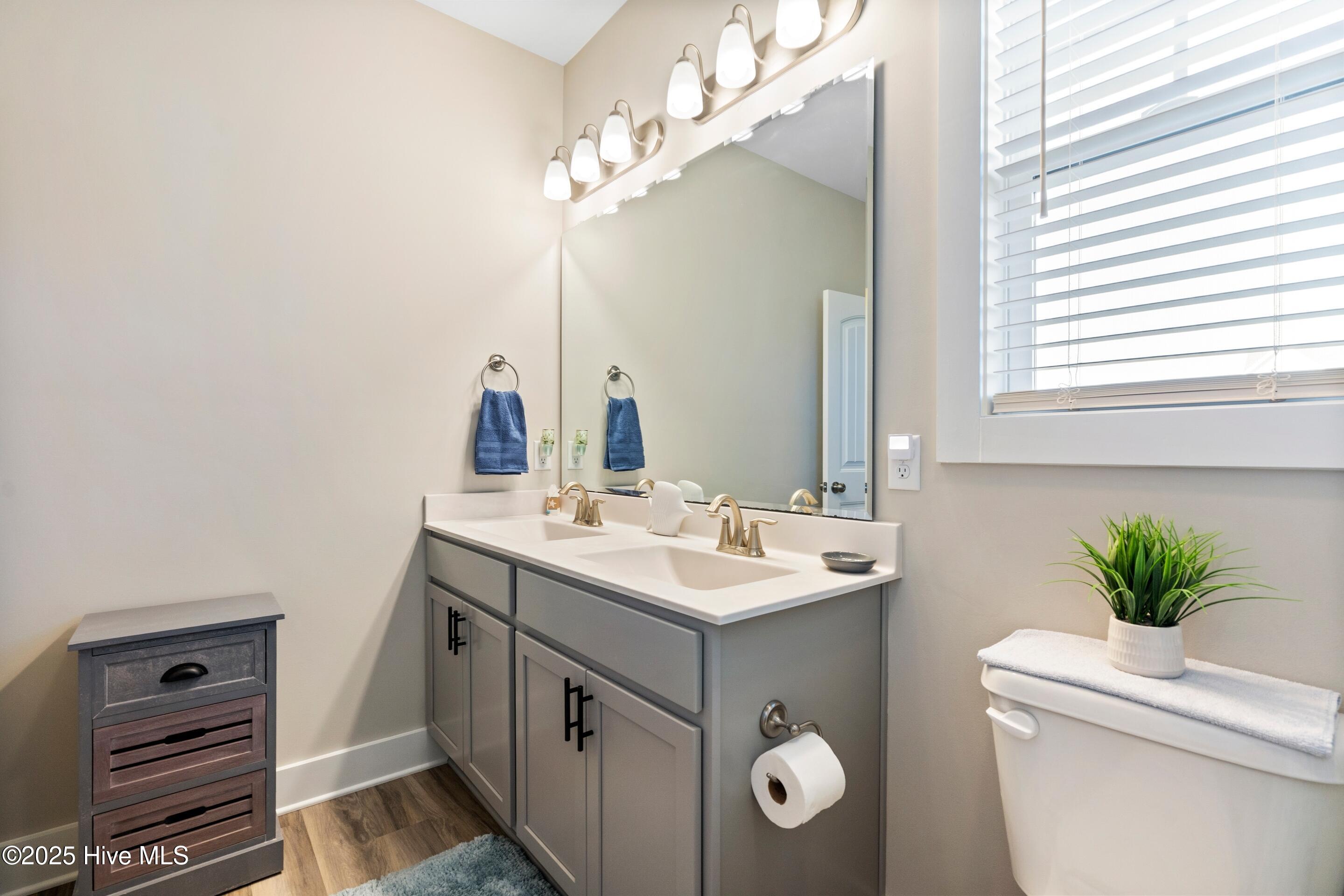 100538815 | Photo 29