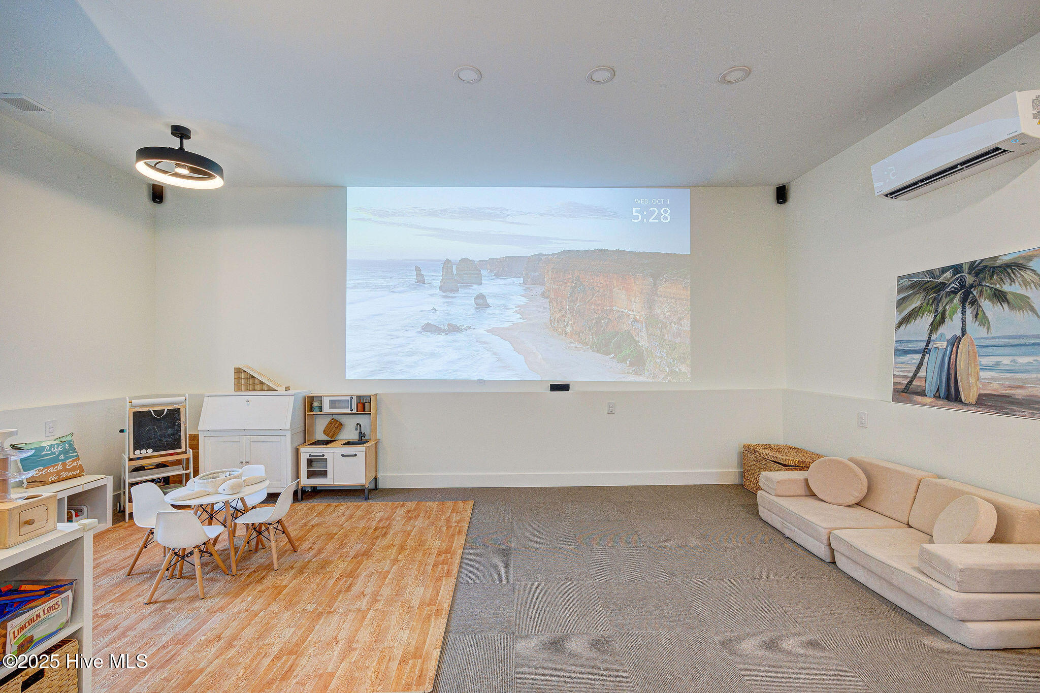 100534059 | Photo 45