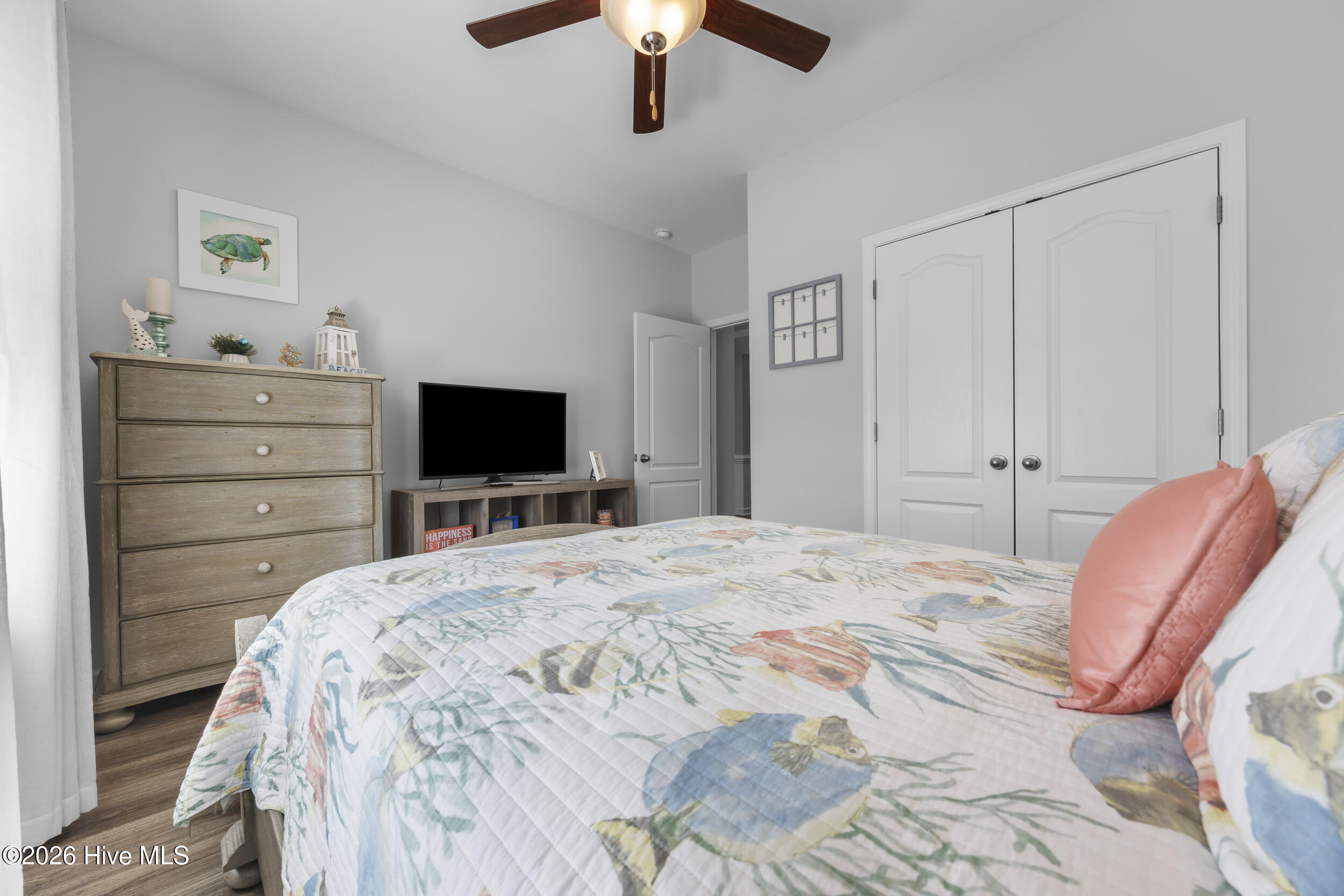 100551713 | Photo 24