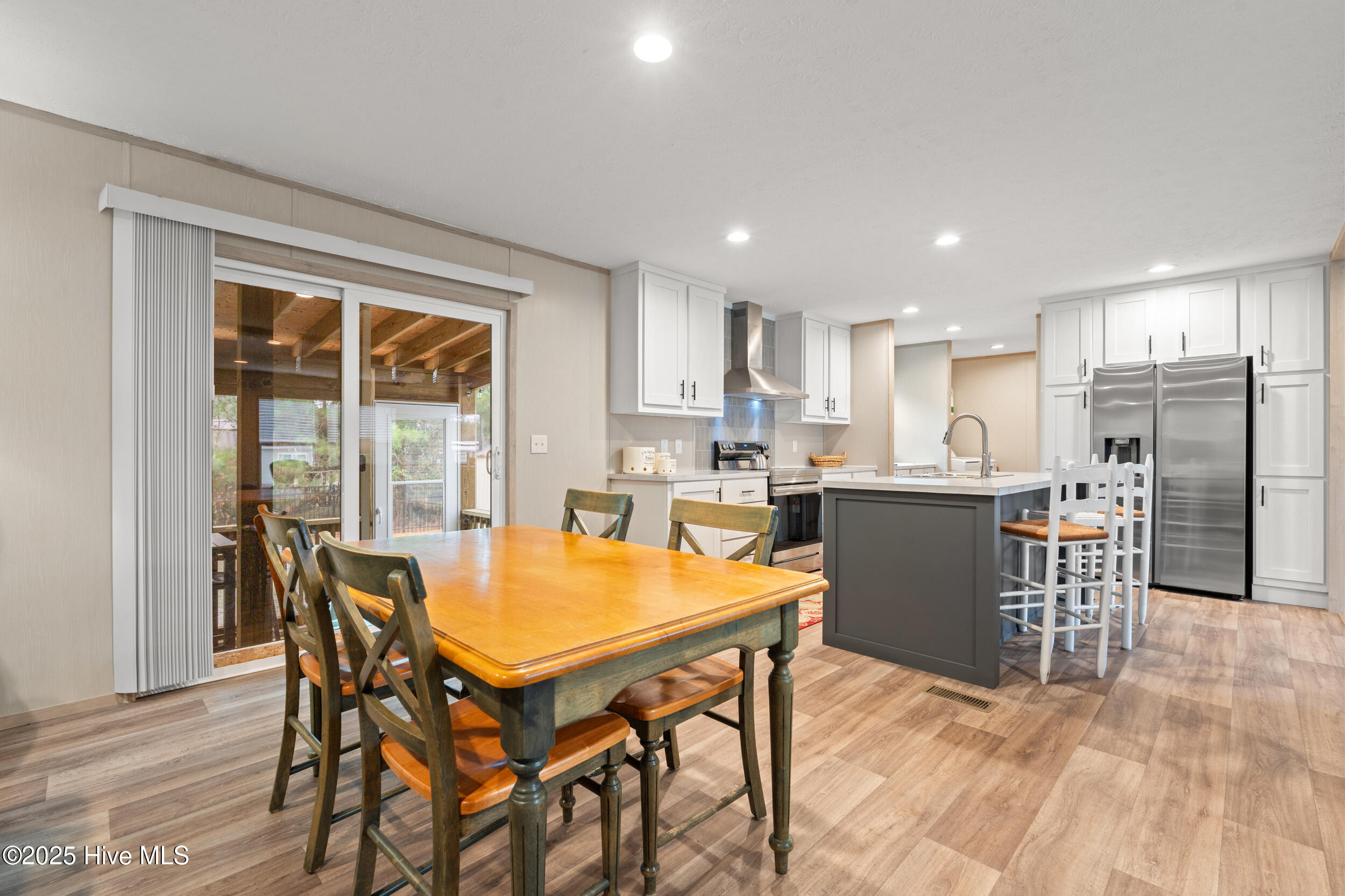 100543638 | Photo 15