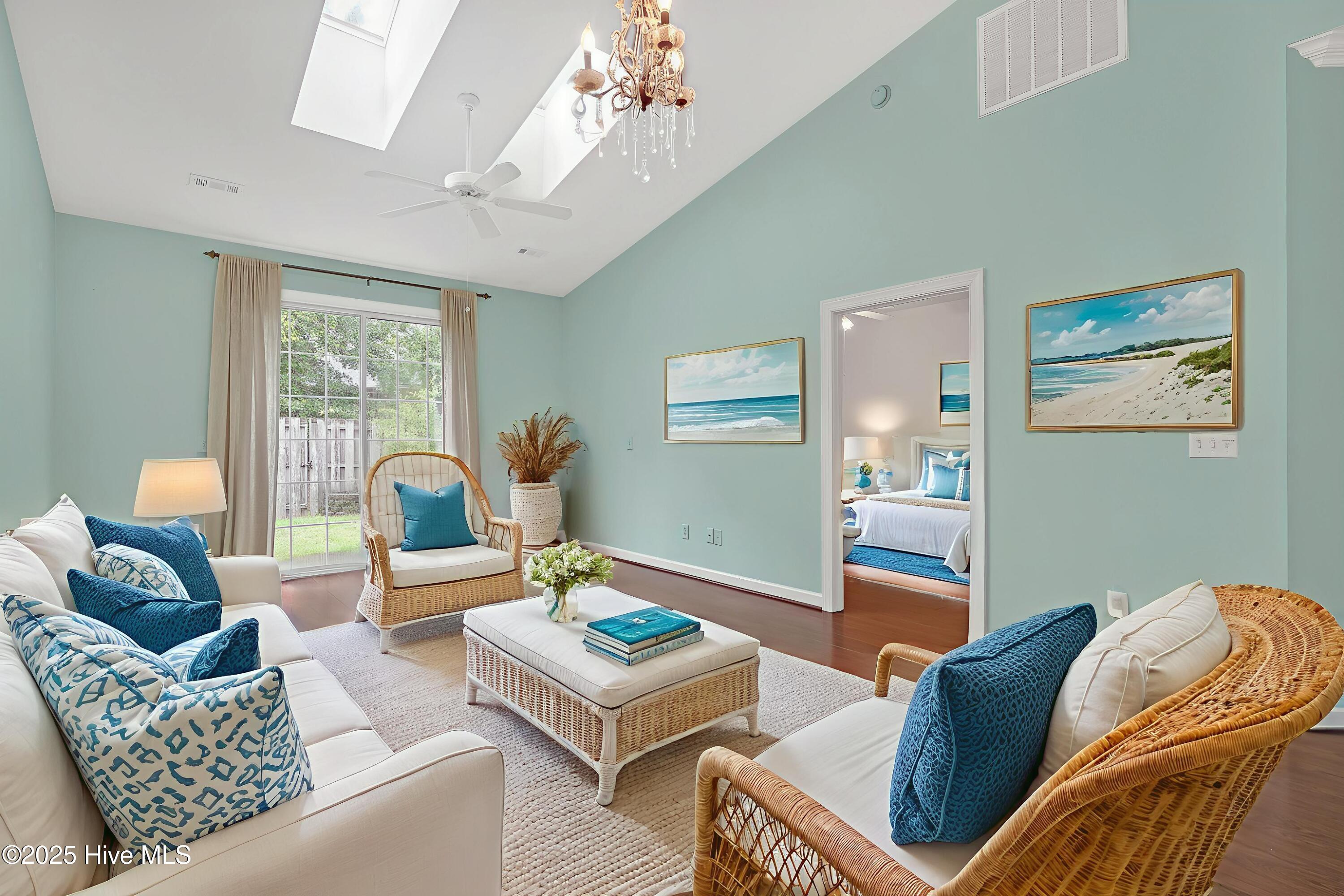 5006 Carleton Drive Unit 71, Wilmington, NC 28403 – photo 2: 5006-Carleton-Dr-(11) - Living Room