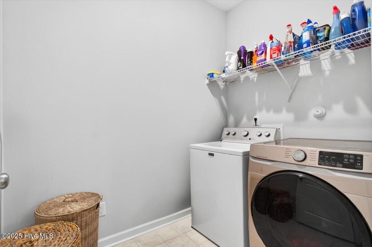 100566307 | Photo 15