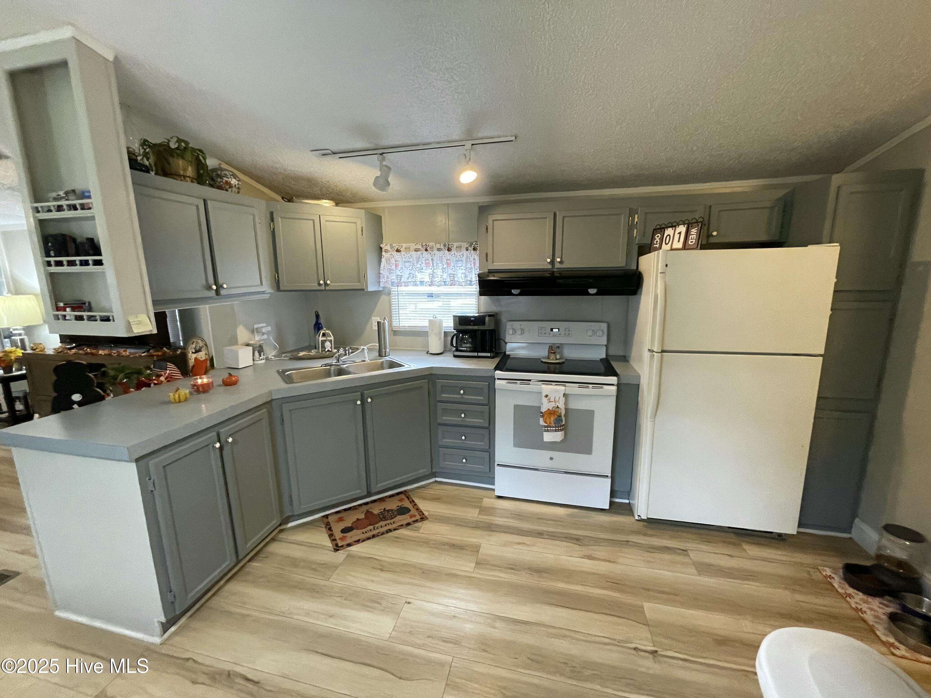 100534304 | Photo 13