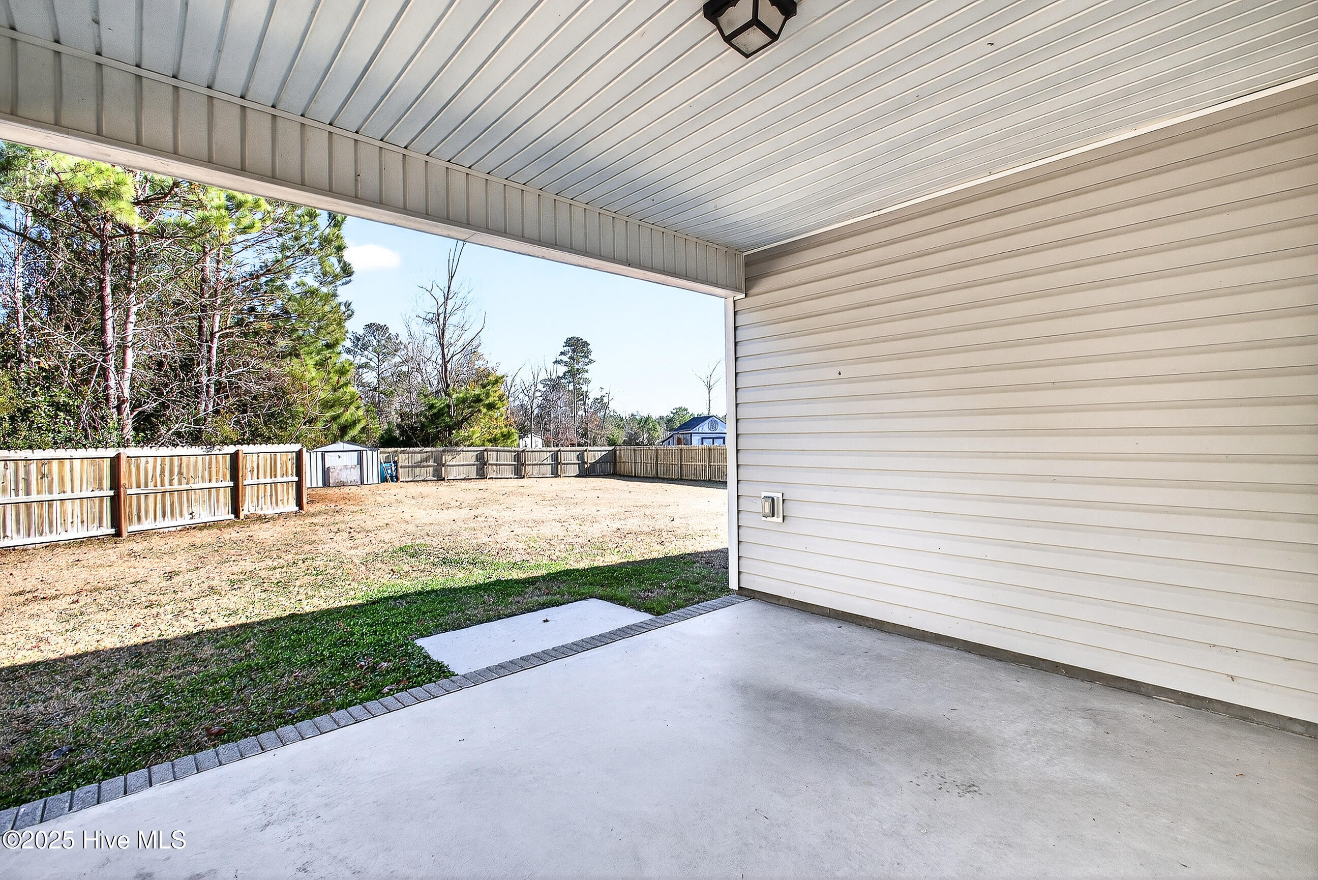 100545699 | Photo 38