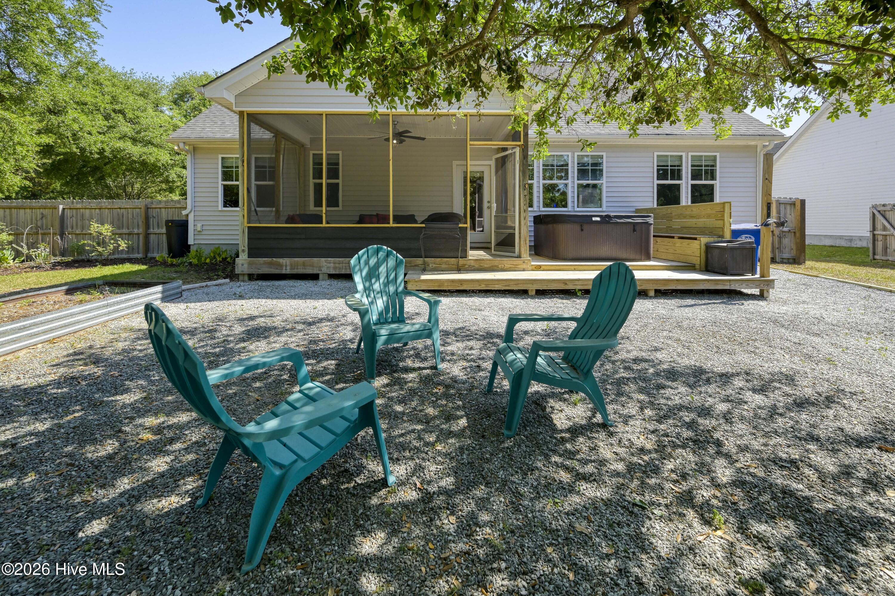 100569284 | Photo 38