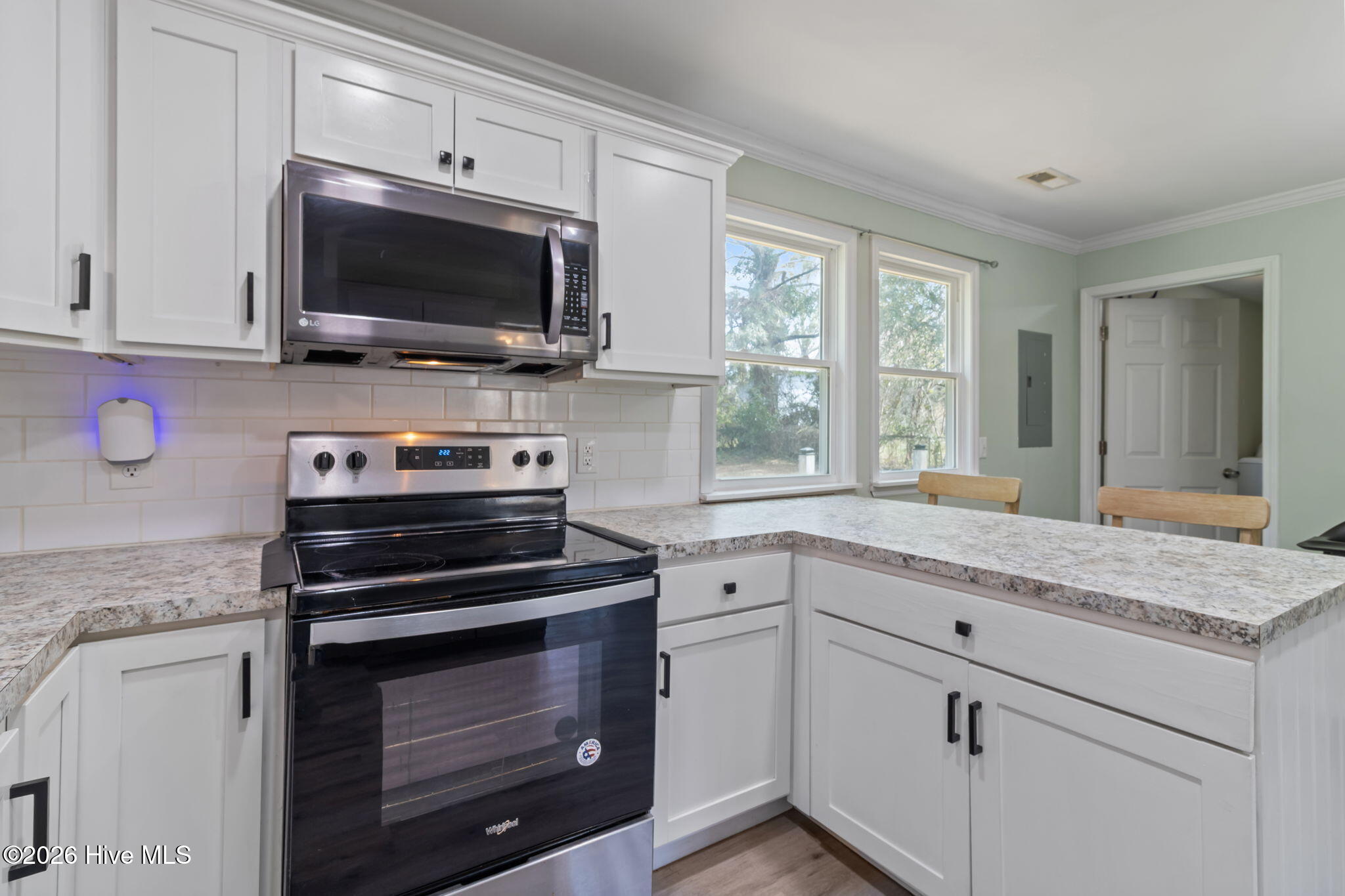 100561456 | Photo 12